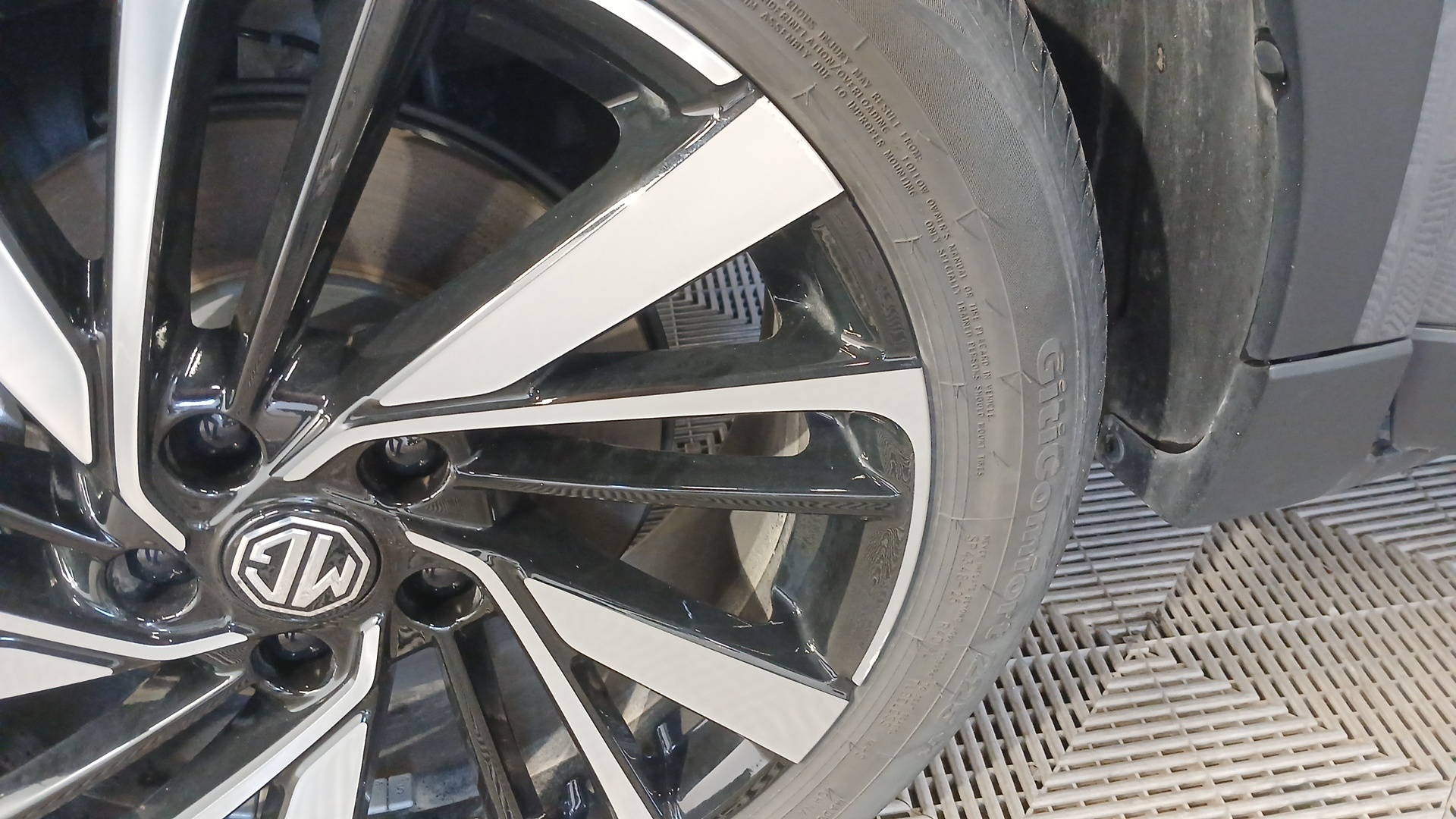 MG ZS 1.5 L Hybrid+ 197 ch Luxury — expertise