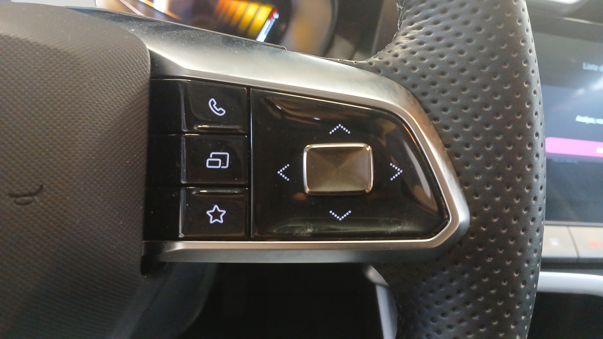 MG ZS 1.5 L Hybrid+ 197 ch Luxury