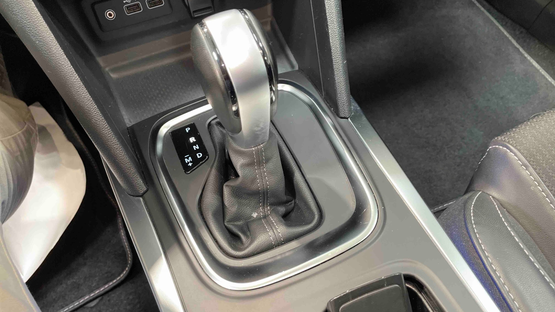 RENAULT MEGANE IV ESTATE TCe 140 EDC Techno