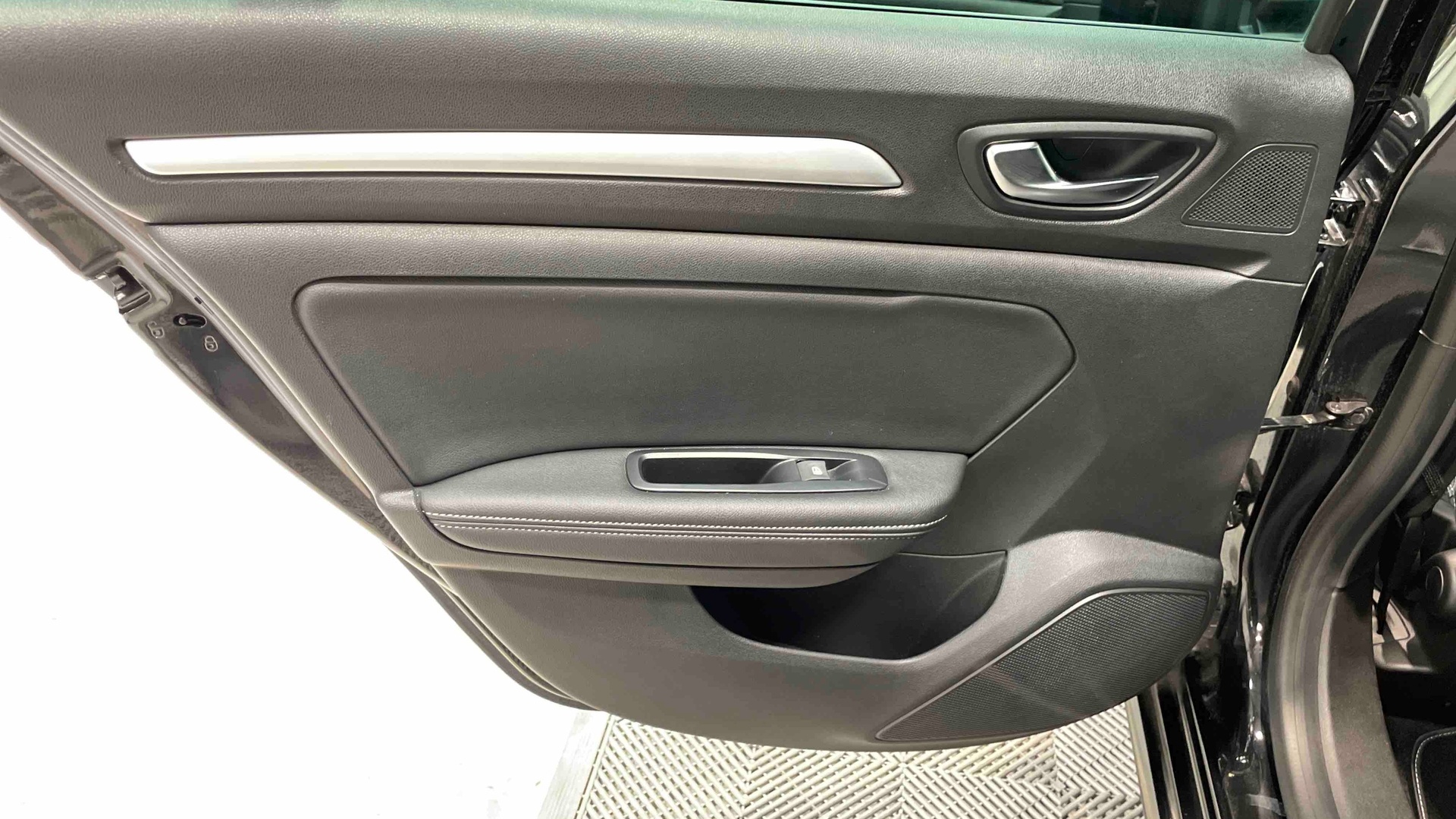 RENAULT MEGANE IV ESTATE TCe 140 EDC Techno