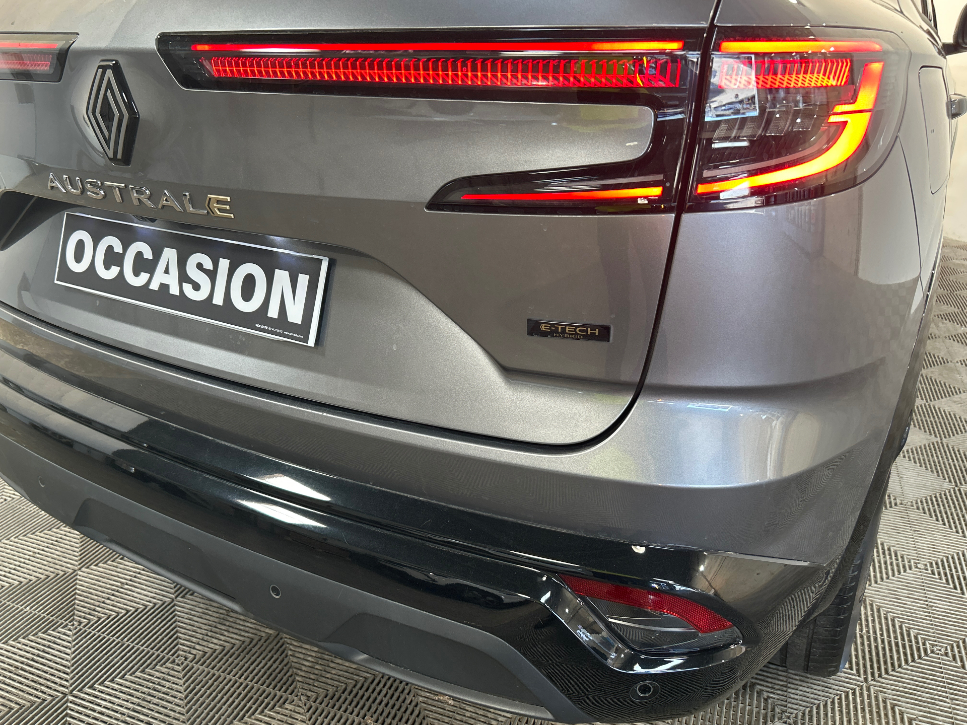 RENAULT AUSTRAL E-Tech hybrid 200 Iconic