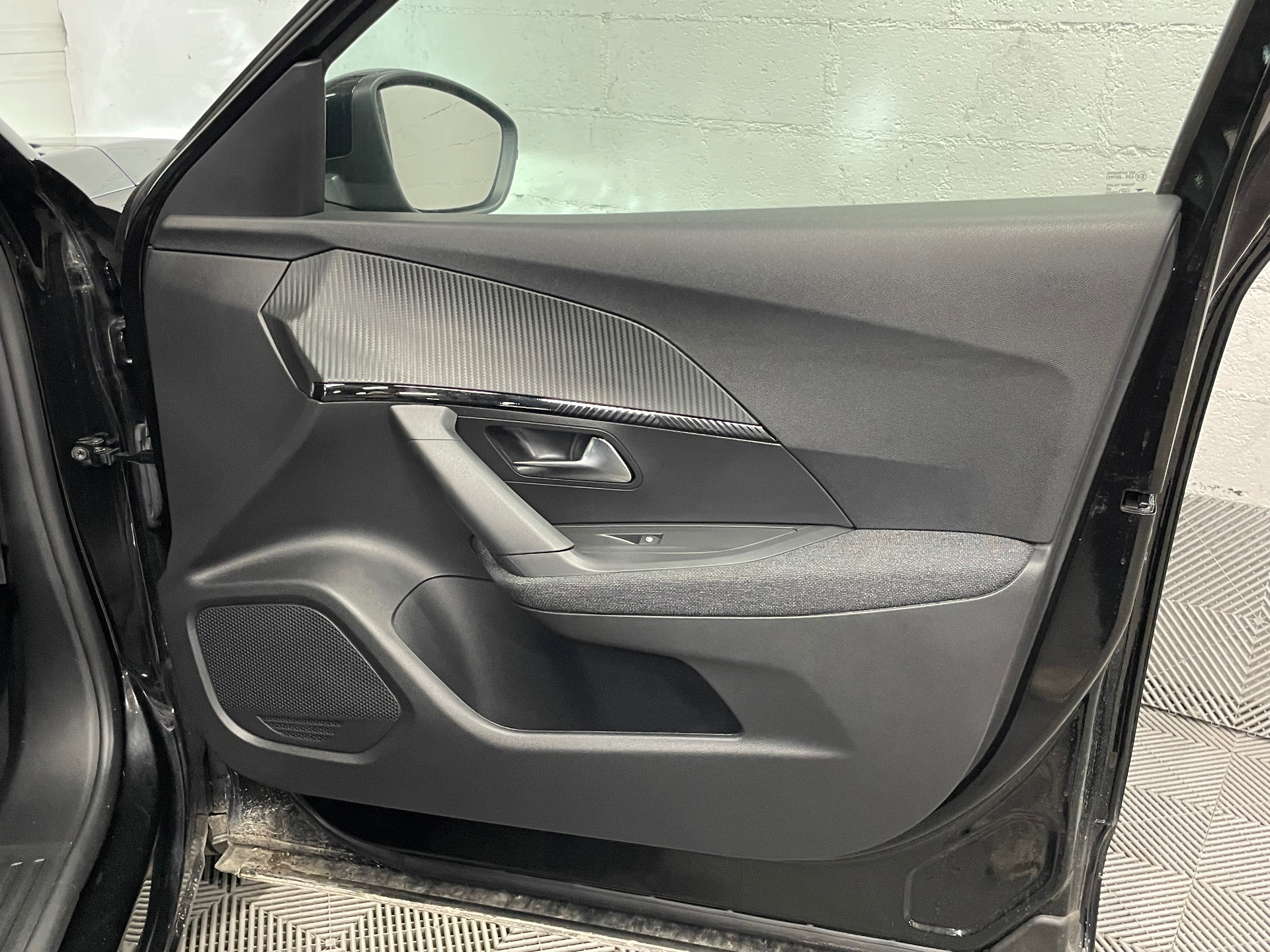 PEUGEOT 2008 Hybrid 145 e-DCS6 Style