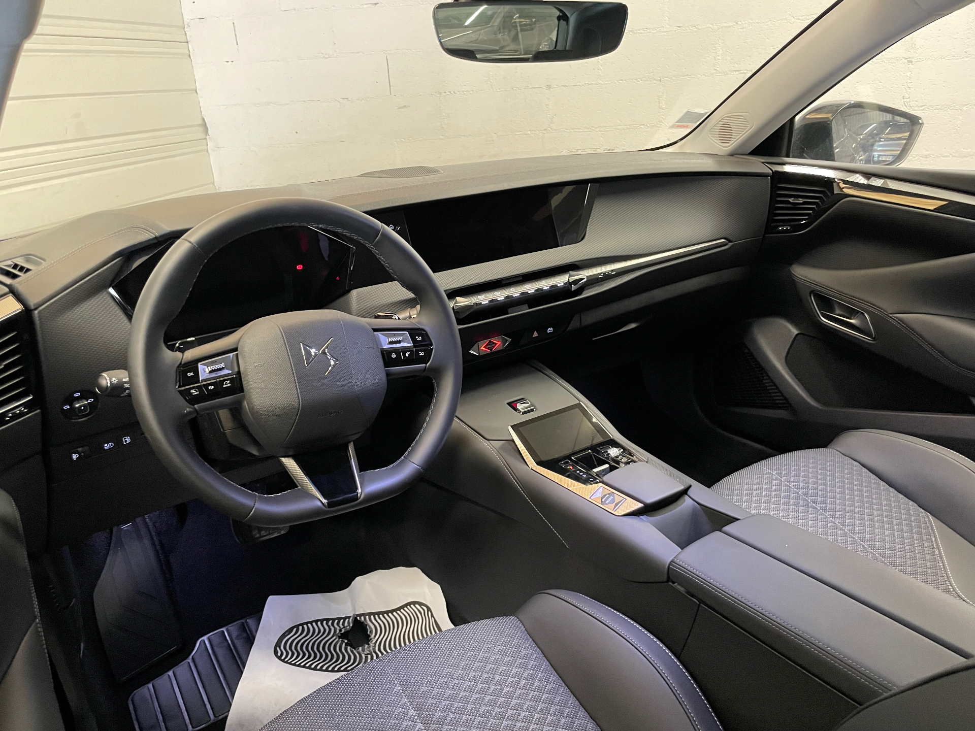 DS DS 4 Hybride E-Tense 225 EAT8 Cross Trocadero