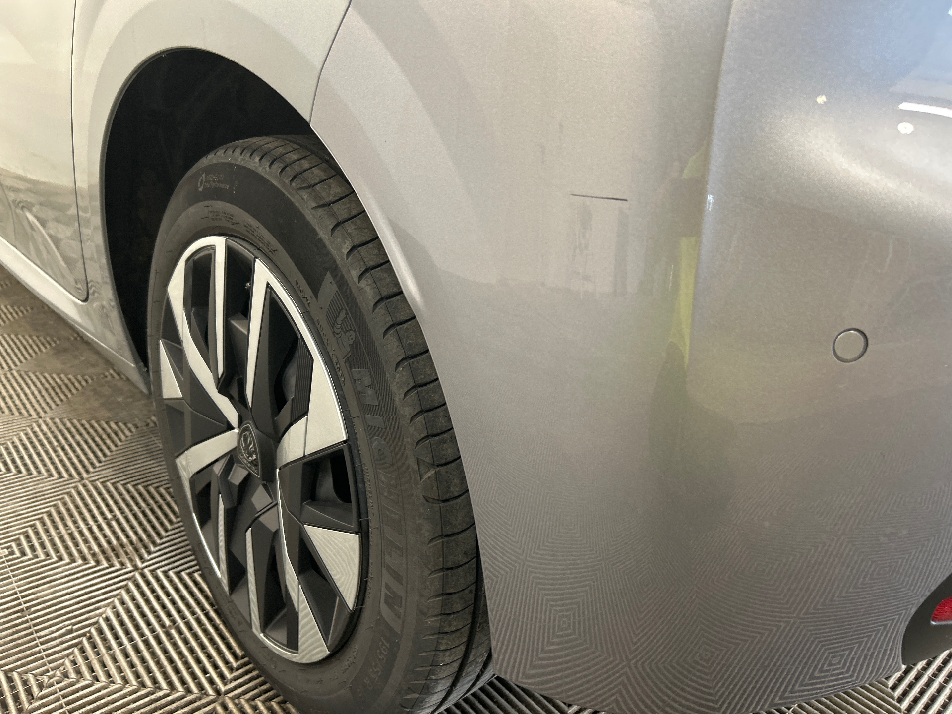 PEUGEOT 208 Style 100 ch BVM6 — expertise