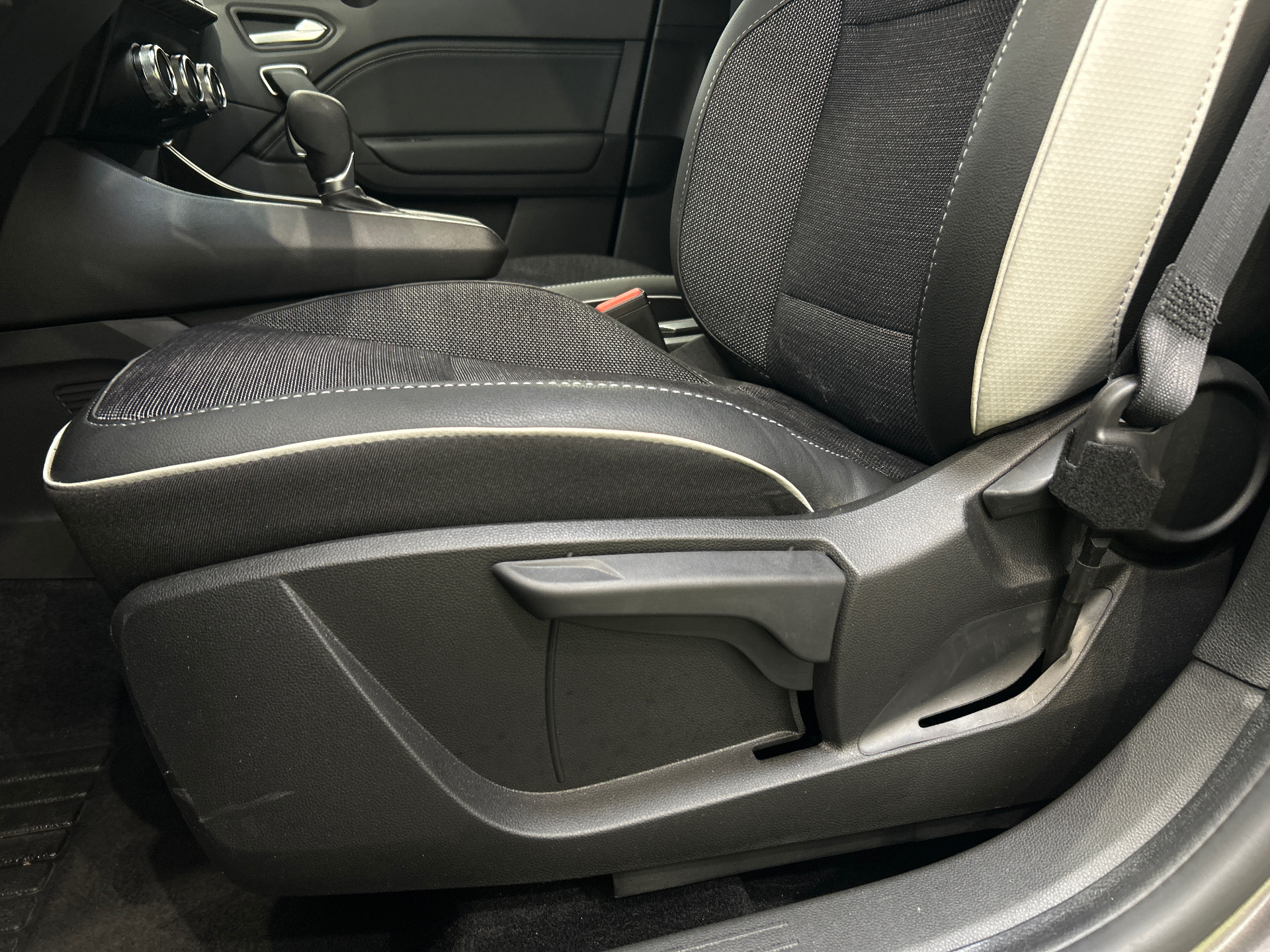 RENAULT CAPTUR E-Tech full hybrid 145 Techno