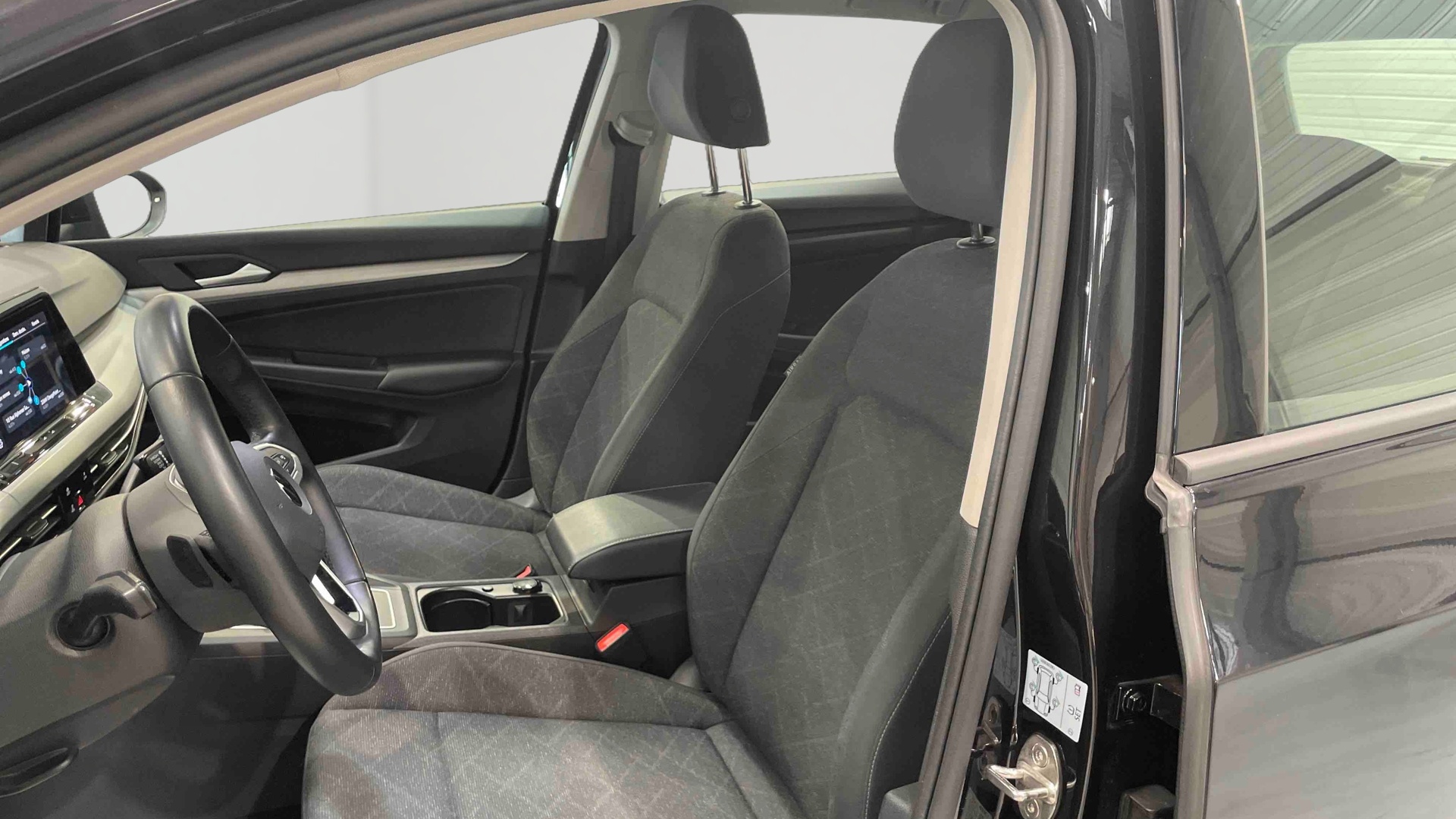 VOLKSWAGEN GOLF 1.0 eTSI OPF 110 DSG7 Life Business