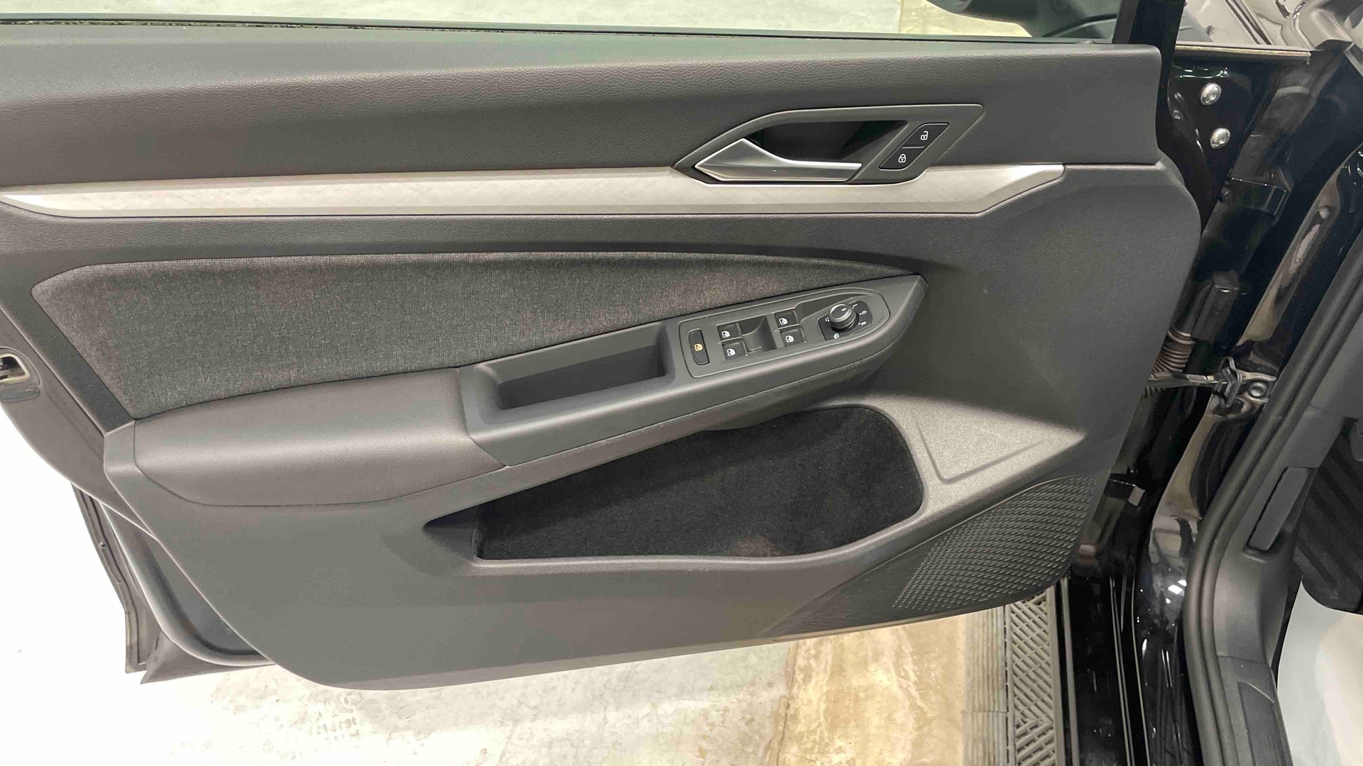 VOLKSWAGEN GOLF 1.0 eTSI OPF 110 DSG7 Life Business