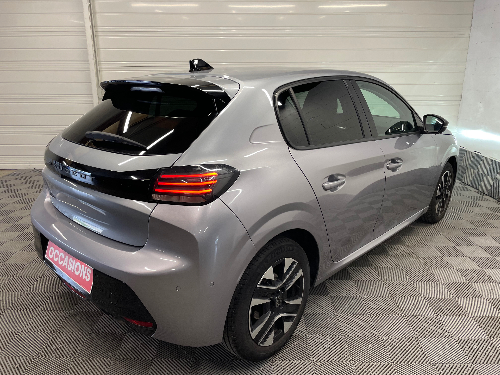 PEUGEOT 208 PureTech 100 S&S BVM6 Allure