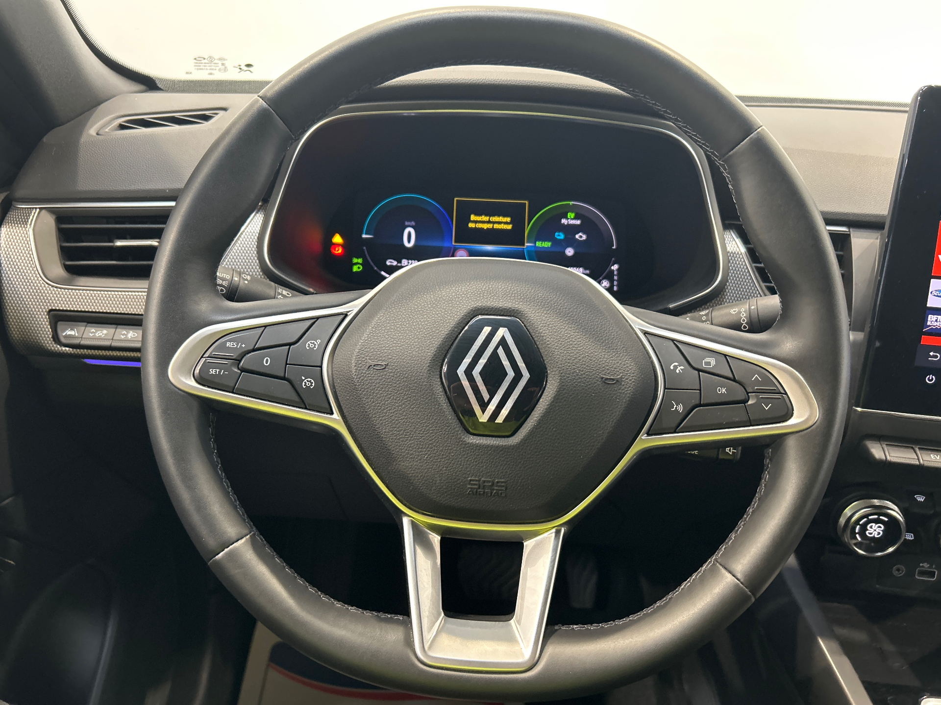 RENAULT ARKANA E-Tech 145 - 23 Techno
