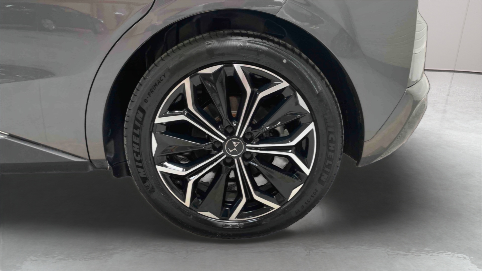 DS DS 4 Hybride E-Tense 225 EAT8 Rivoli - 5P