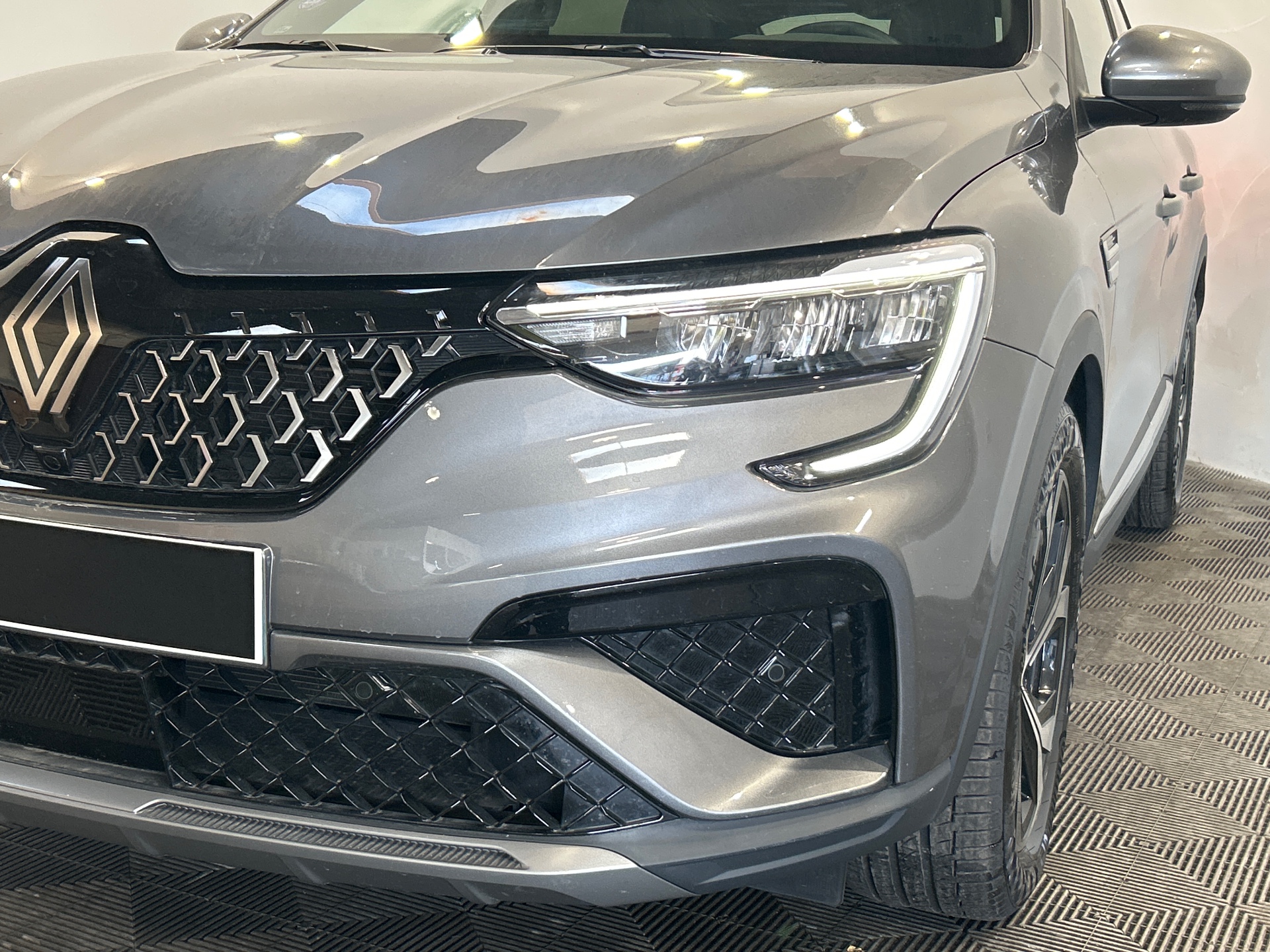 RENAULT ARKANA E-Tech 145 - 23 Techno