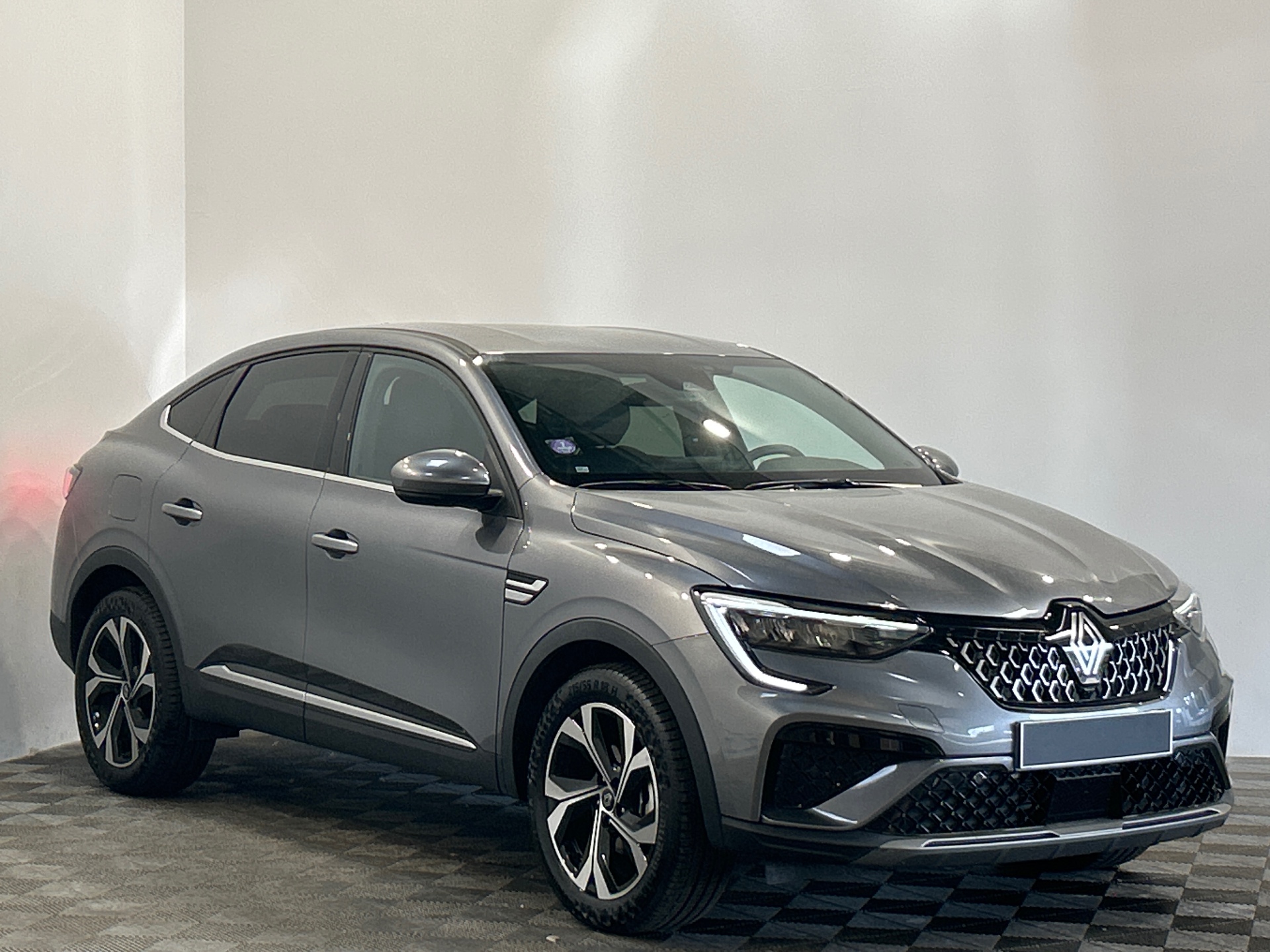 RENAULT ARKANA E-Tech 145 - 23 Techno