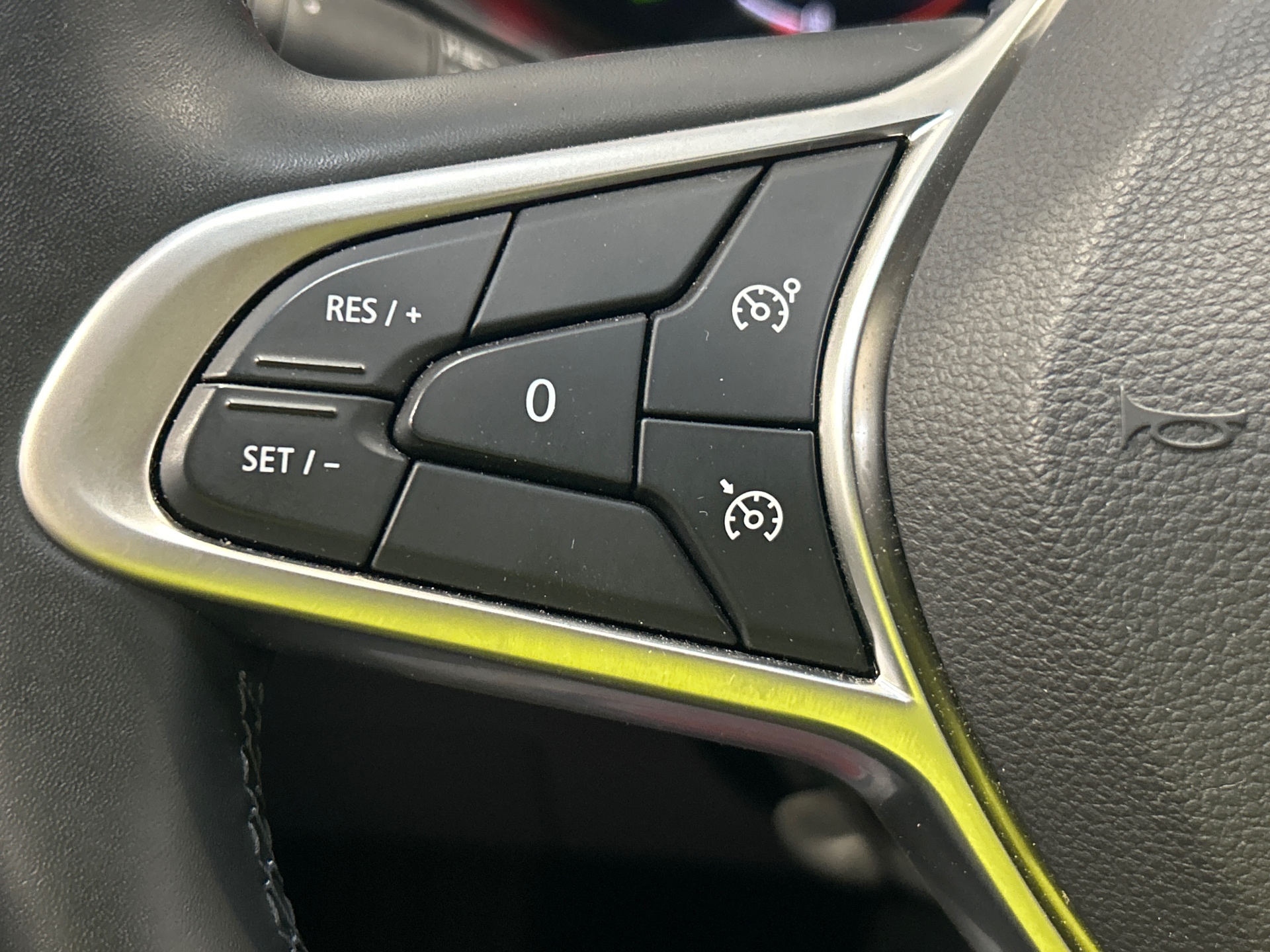 RENAULT ARKANA E-Tech 145 - 23 Techno
