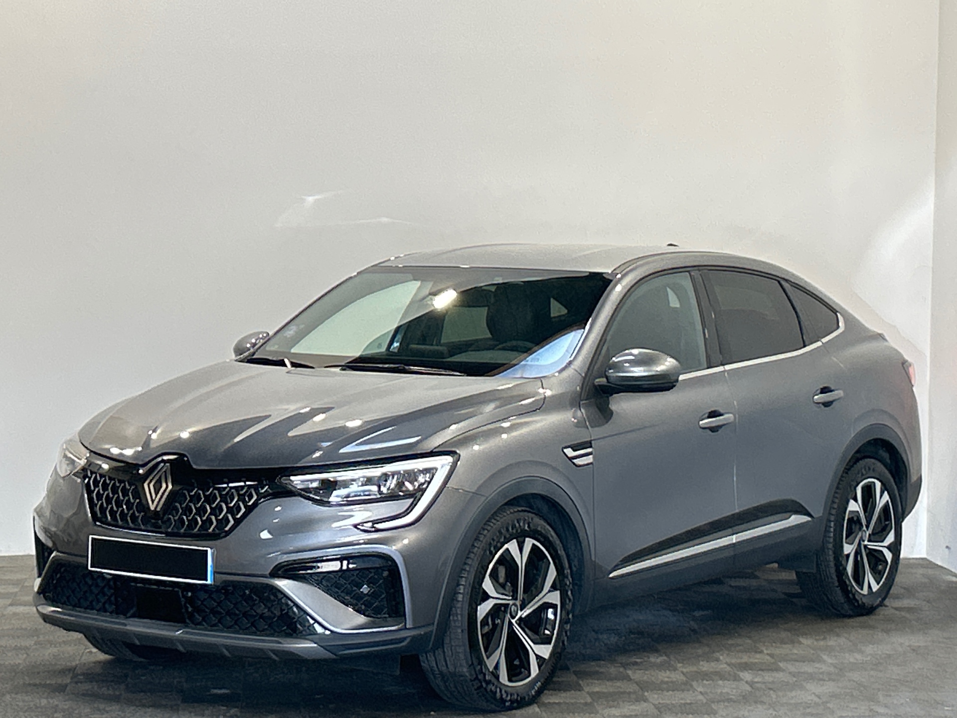 RENAULT ARKANA E-Tech 145 - 23 Techno