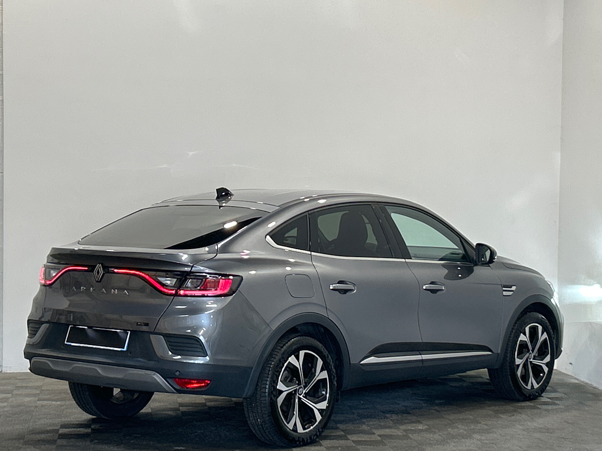 RENAULT ARKANA E-Tech 145 - 23 Techno