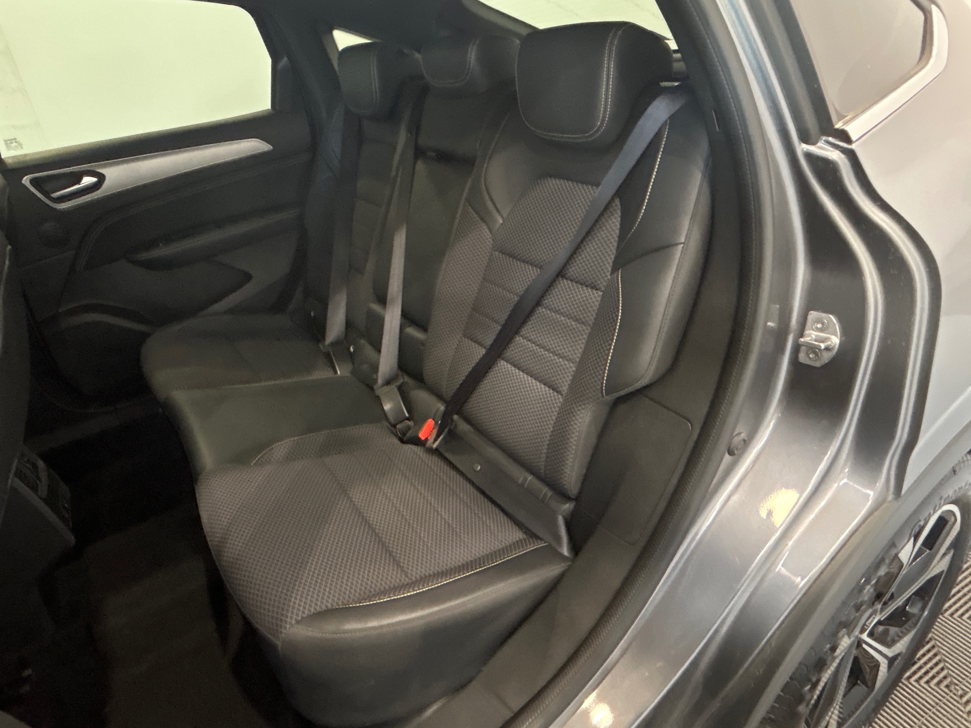RENAULT ARKANA E-Tech 145 - 23 Techno