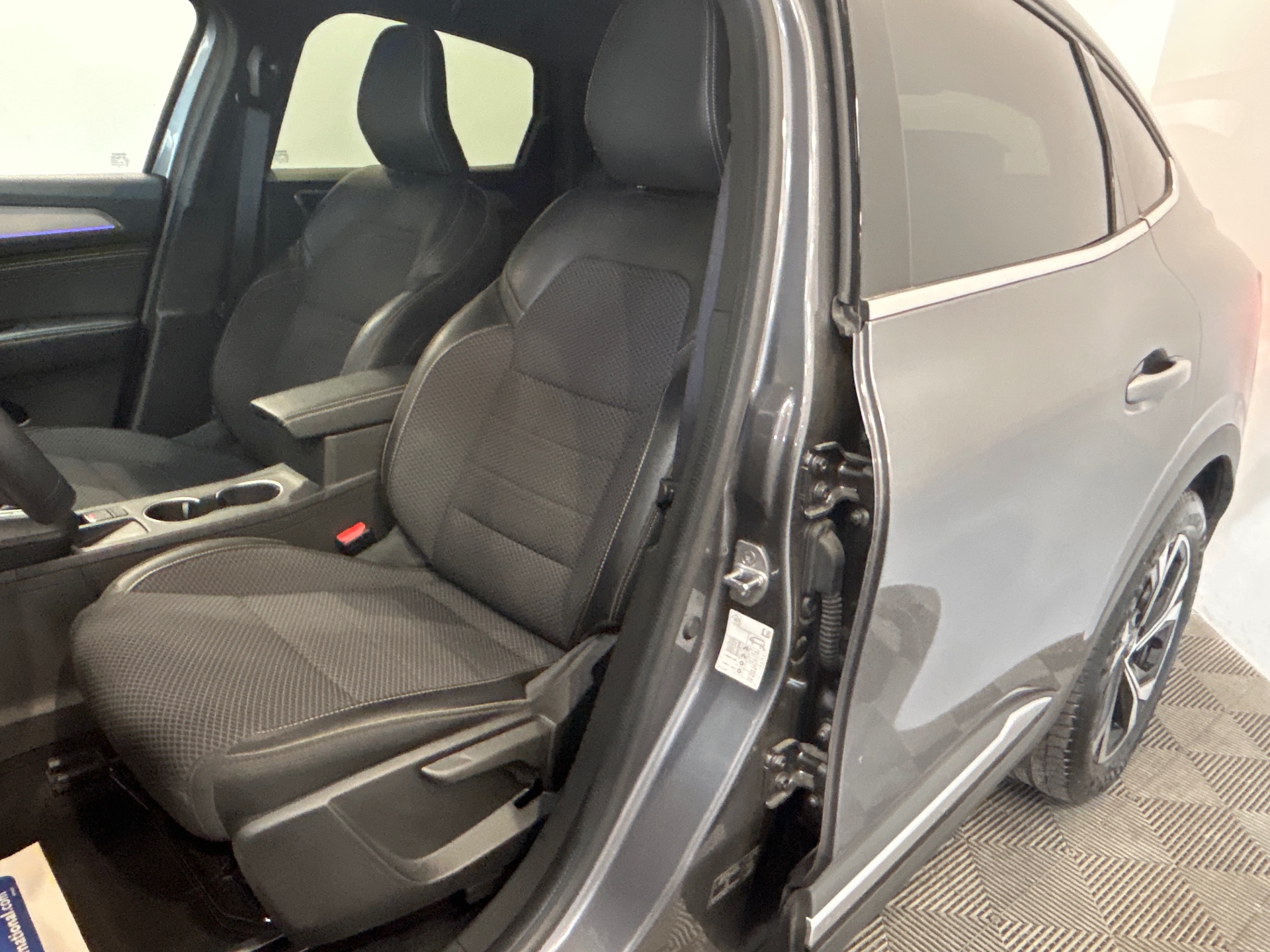 RENAULT ARKANA E-Tech 145 - 23 Techno