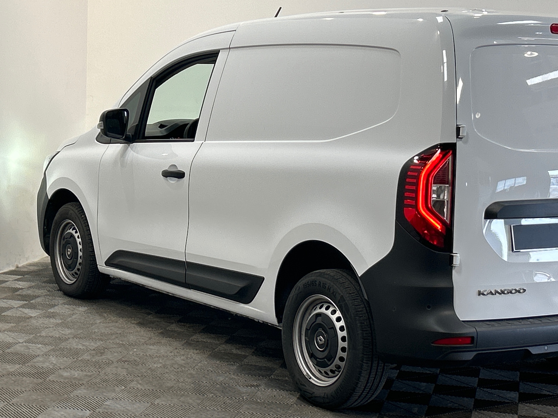 RENAULT KANGOO VAN BLUE DCI 95 GRAND CONFORT- 22
