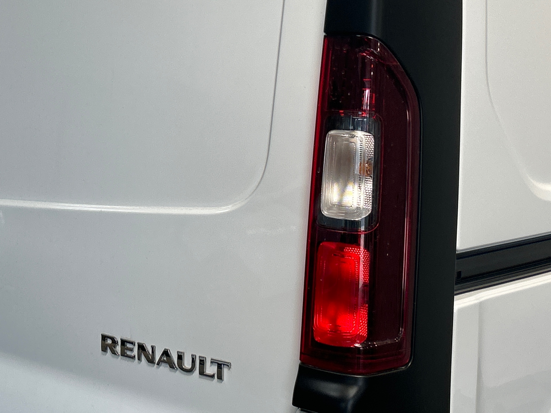 RENAULT TRAFIC FOURGON FGN L1H1 1000 KG DCI 120 GRAND CONFORT