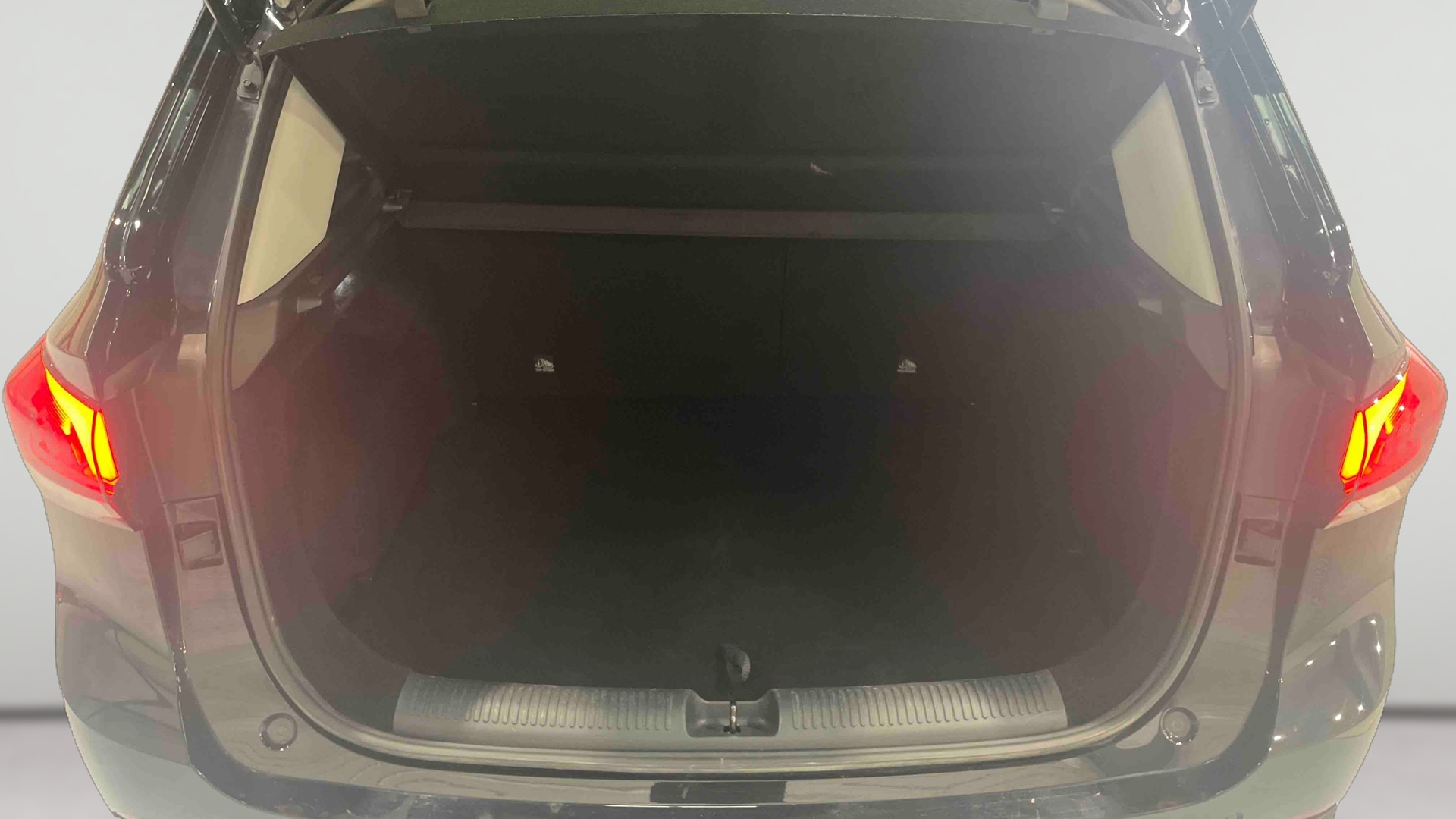 MG ZS ZS HYBRID LUXURY