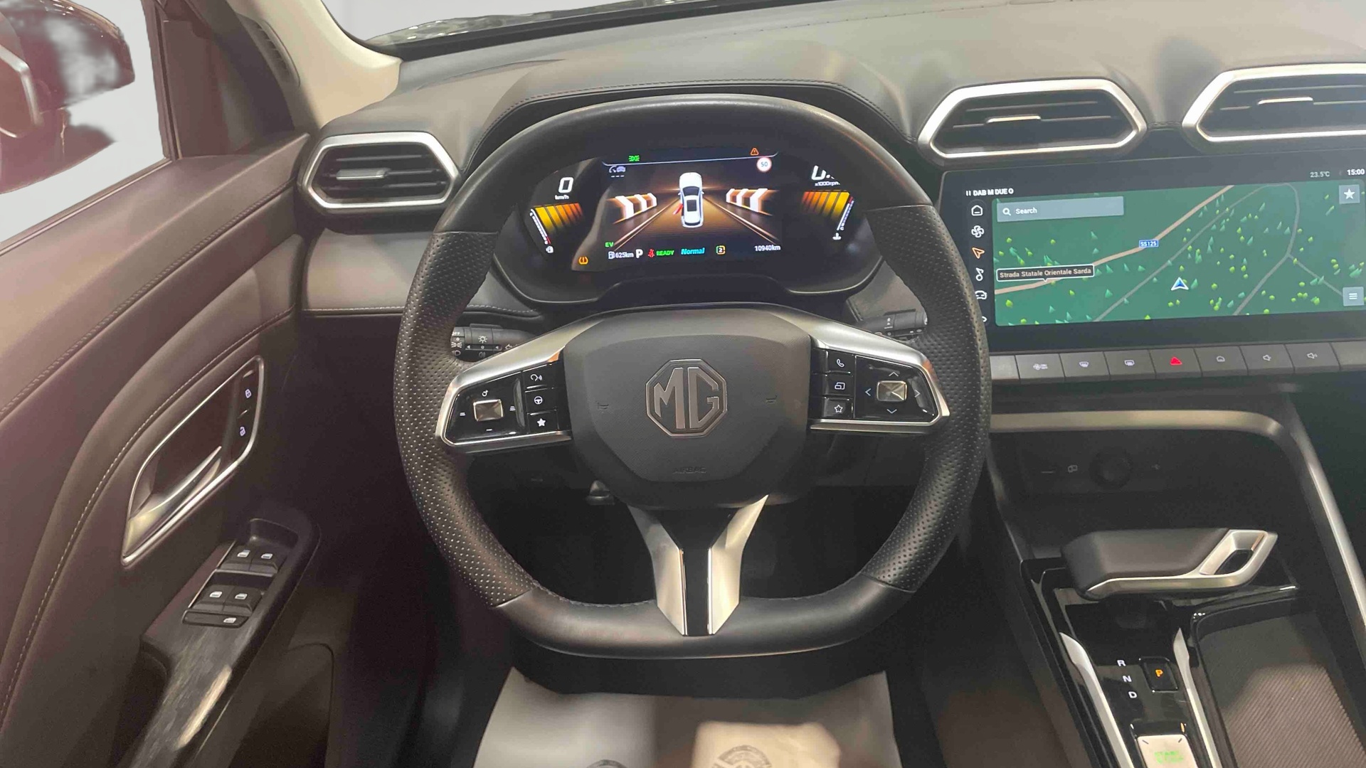 MG ZS ZS HYBRID LUXURY