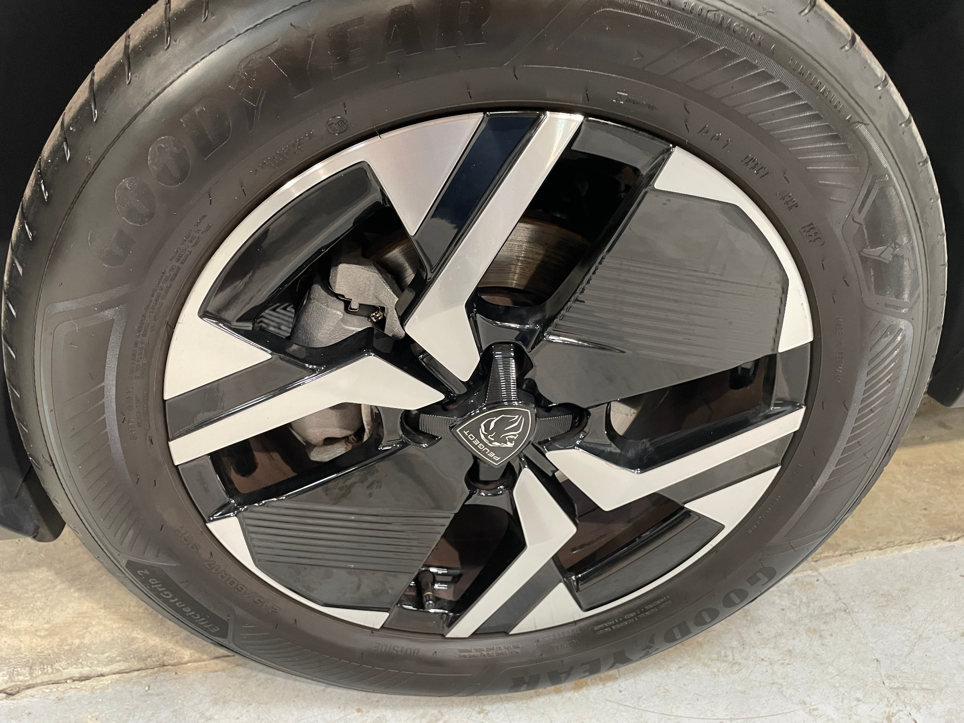 PEUGEOT 2008 130 S&S EAT8 Allure - 5P — expertise