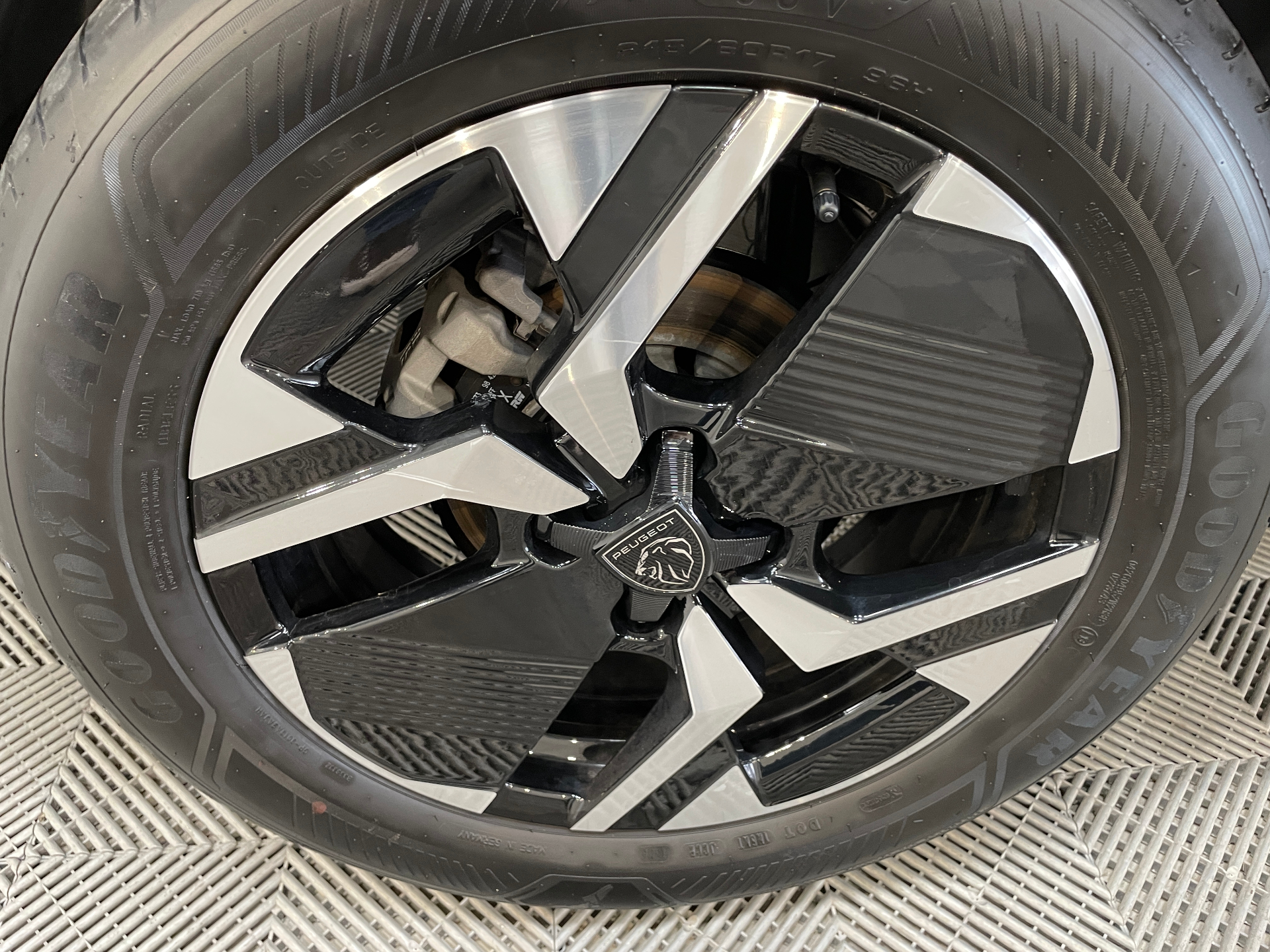 PEUGEOT 2008 130 S&S EAT8 Allure - 5P — expertise