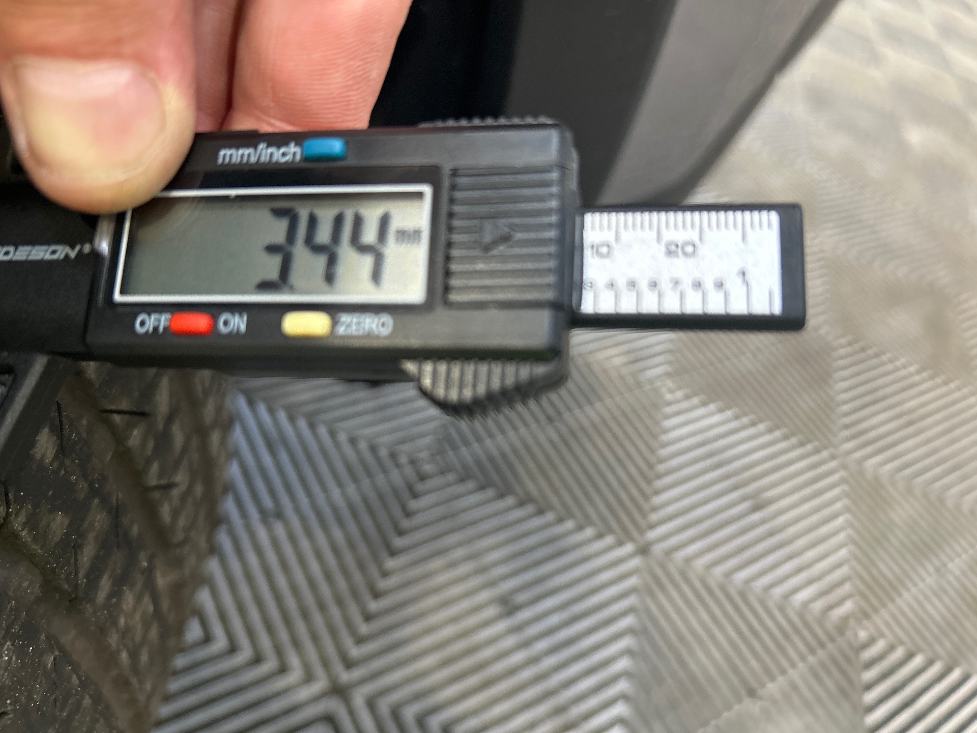 PEUGEOT 2008 PACK PT 130 S&S BVM6 — expertise
