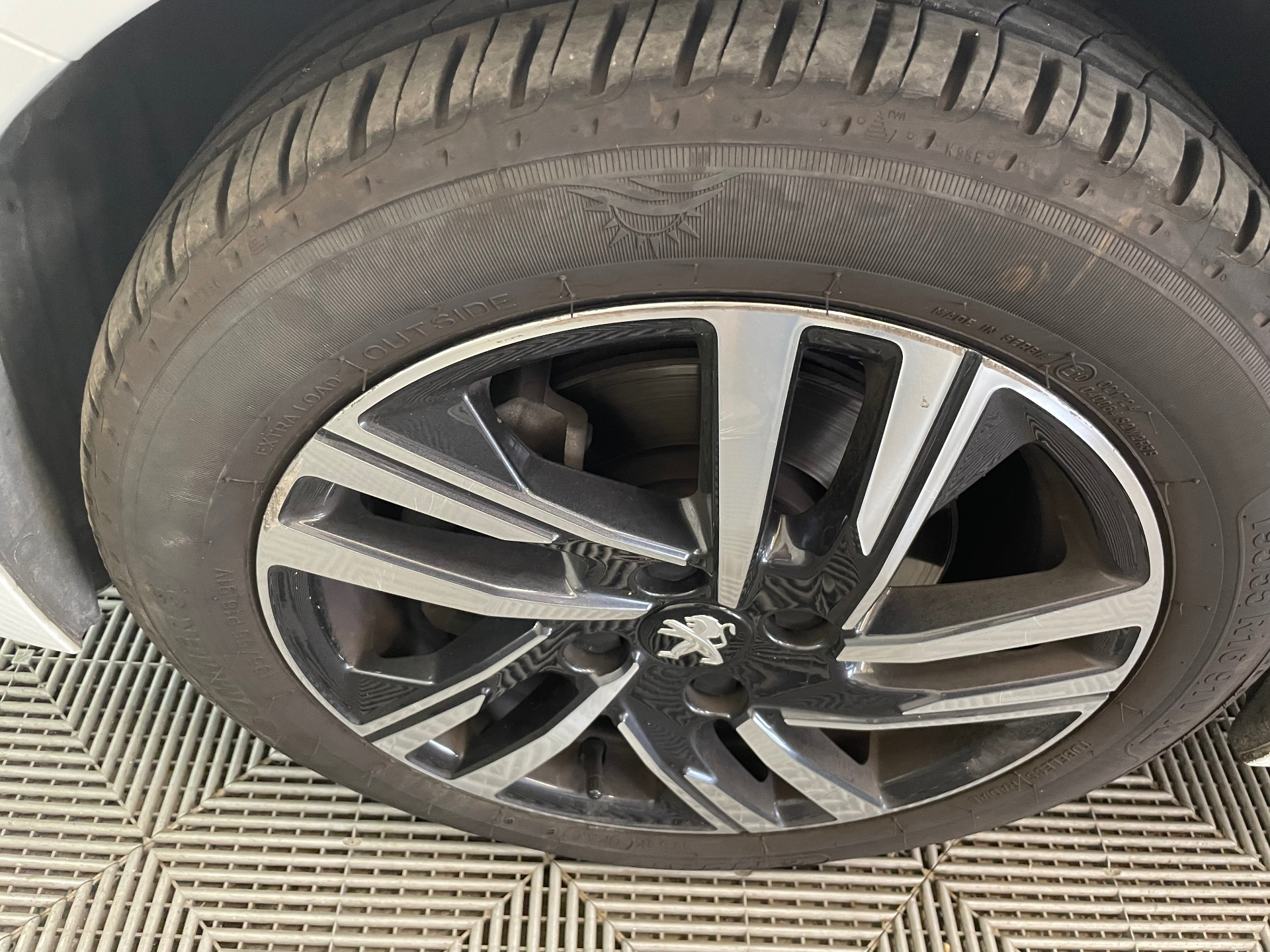 PEUGEOT 208 ALLURE PURETECH 100 BVM — expertise