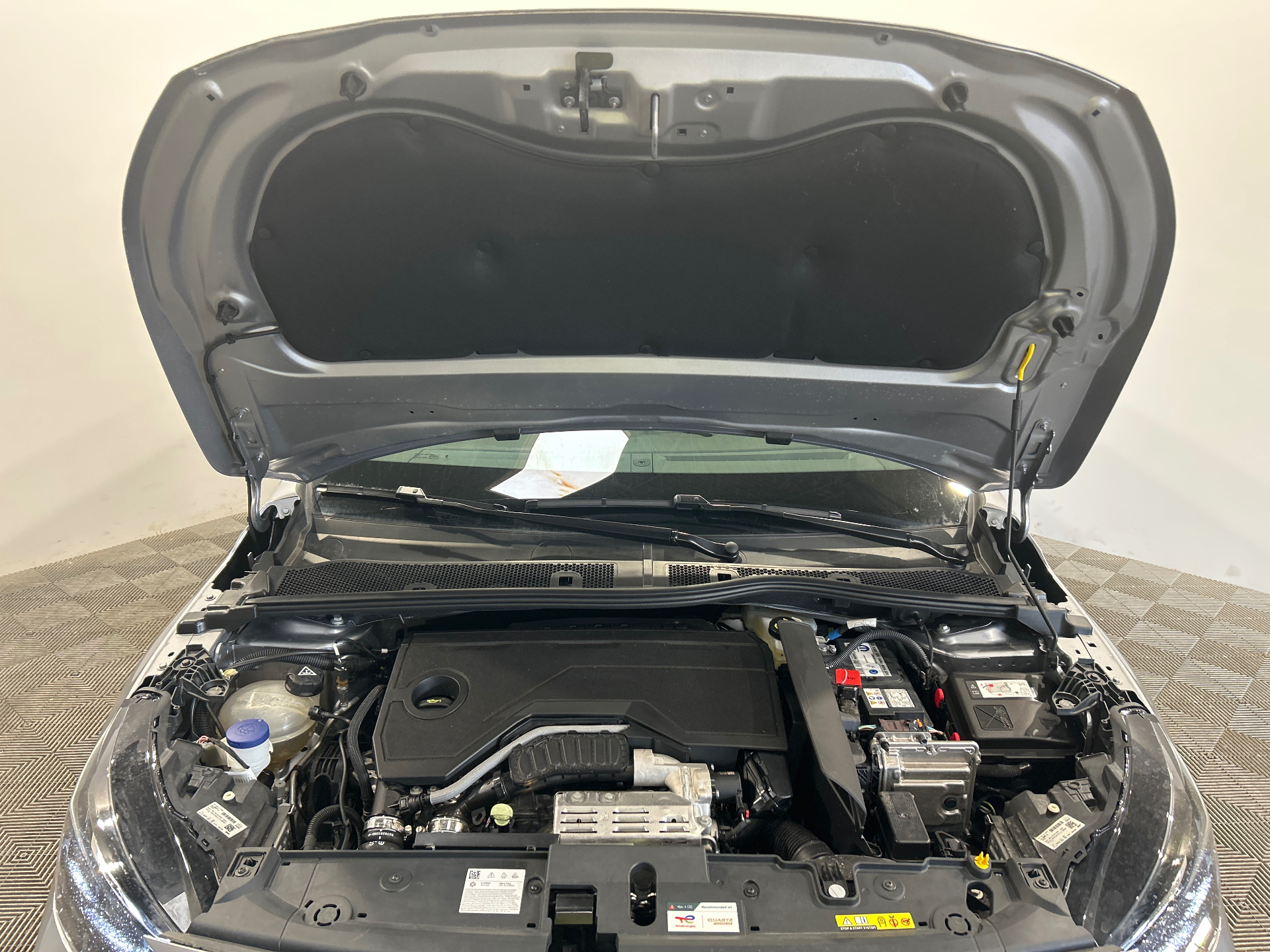 PEUGEOT 208 GT Hybrid 110 ch e-DCS6 — expertise