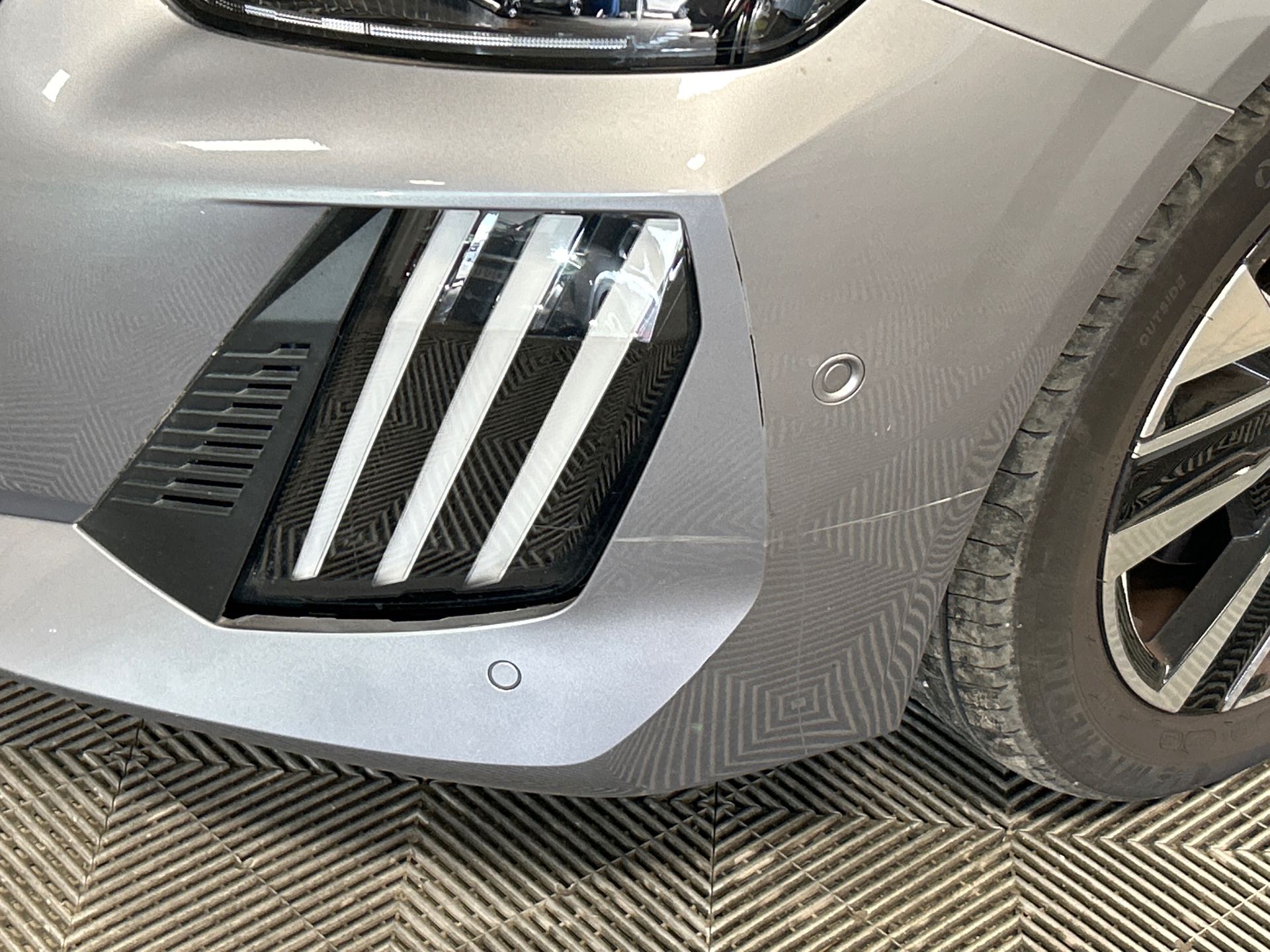 PEUGEOT 208 Allure 100 ch BVM6 — expertise