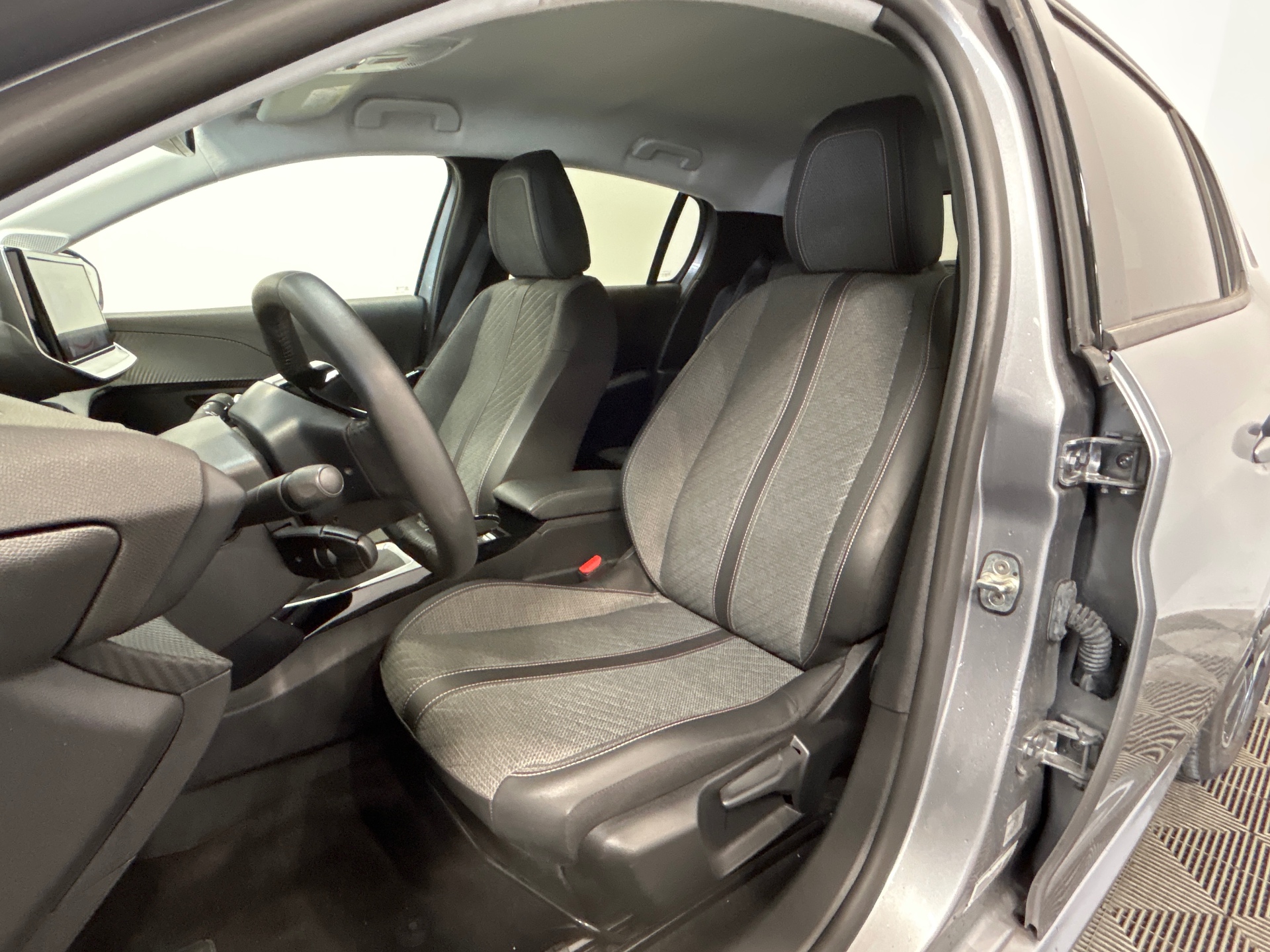 PEUGEOT 208 Allure 100 ch BVM6