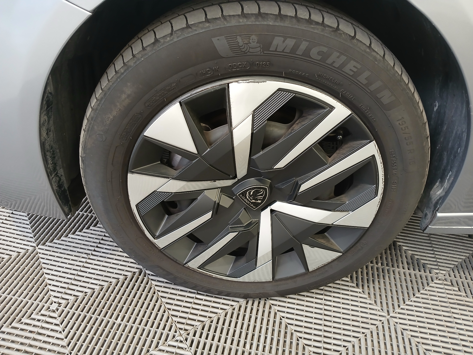 PEUGEOT 208 Style 100 ch BVM6 — expertise