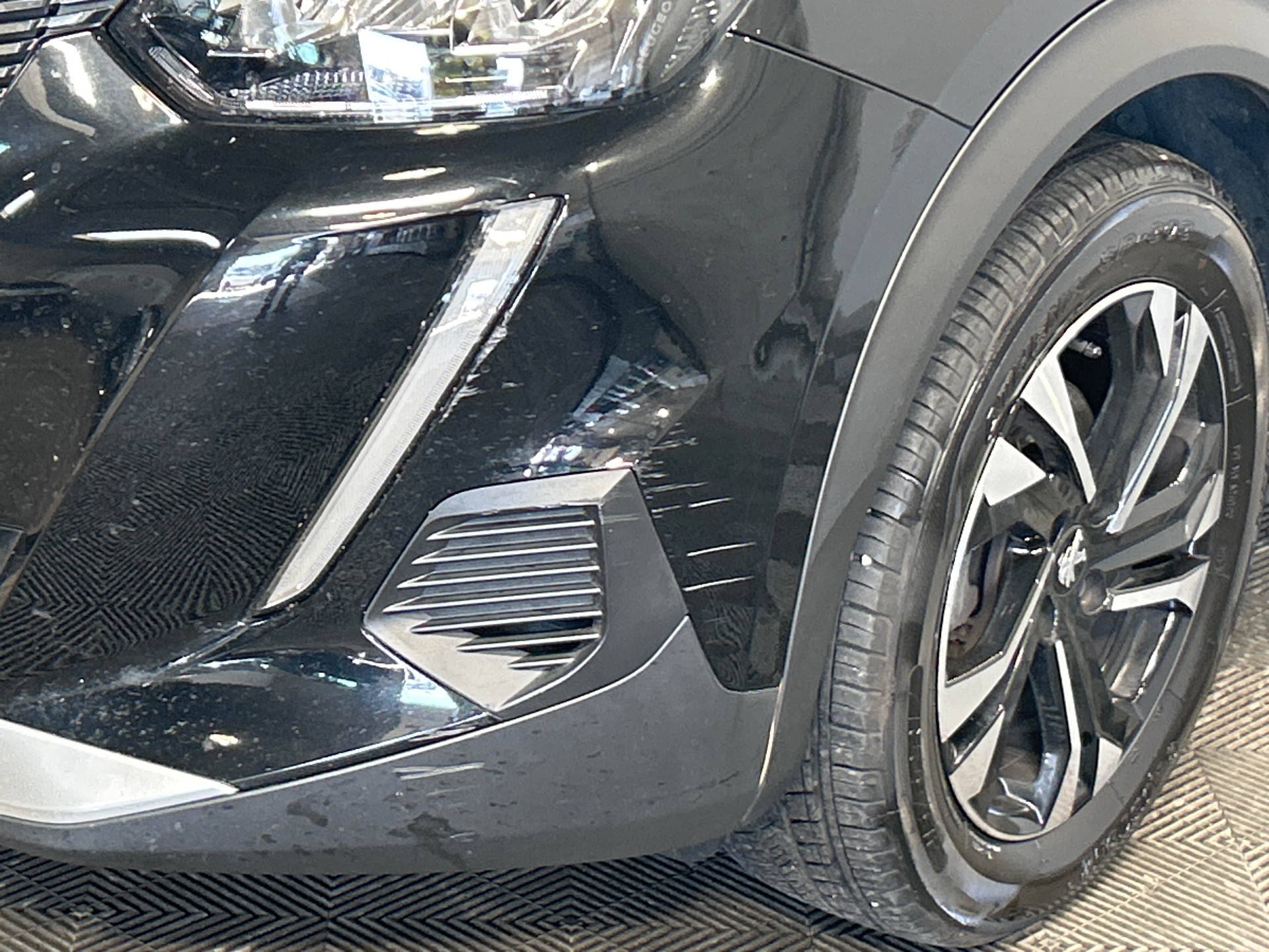 PEUGEOT 2008 ALLURE PT 130 S&S BVM6 — expertise