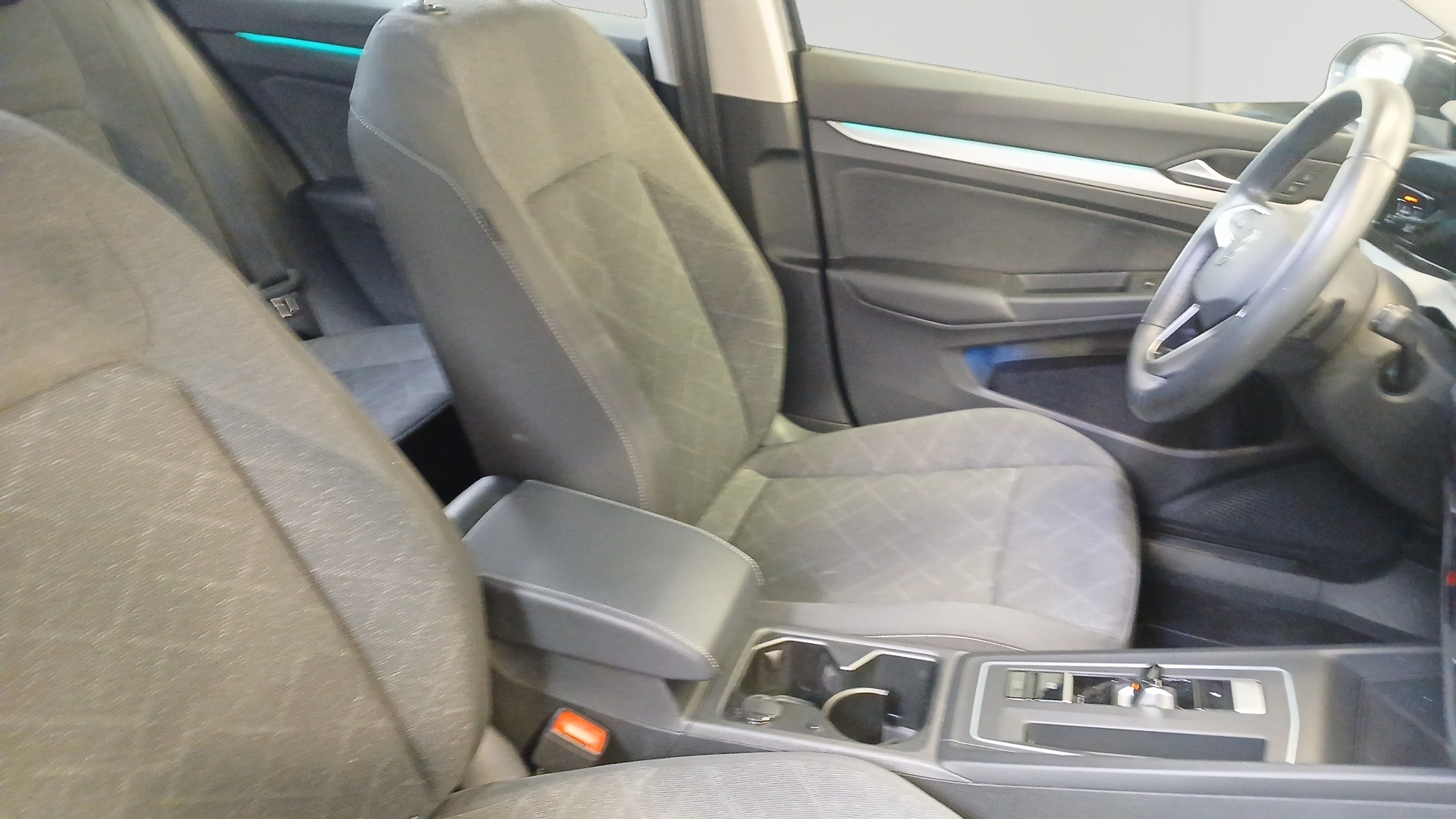 VOLKSWAGEN GOLF 1.0 eTSI OPF 110 DSG7 Life Business