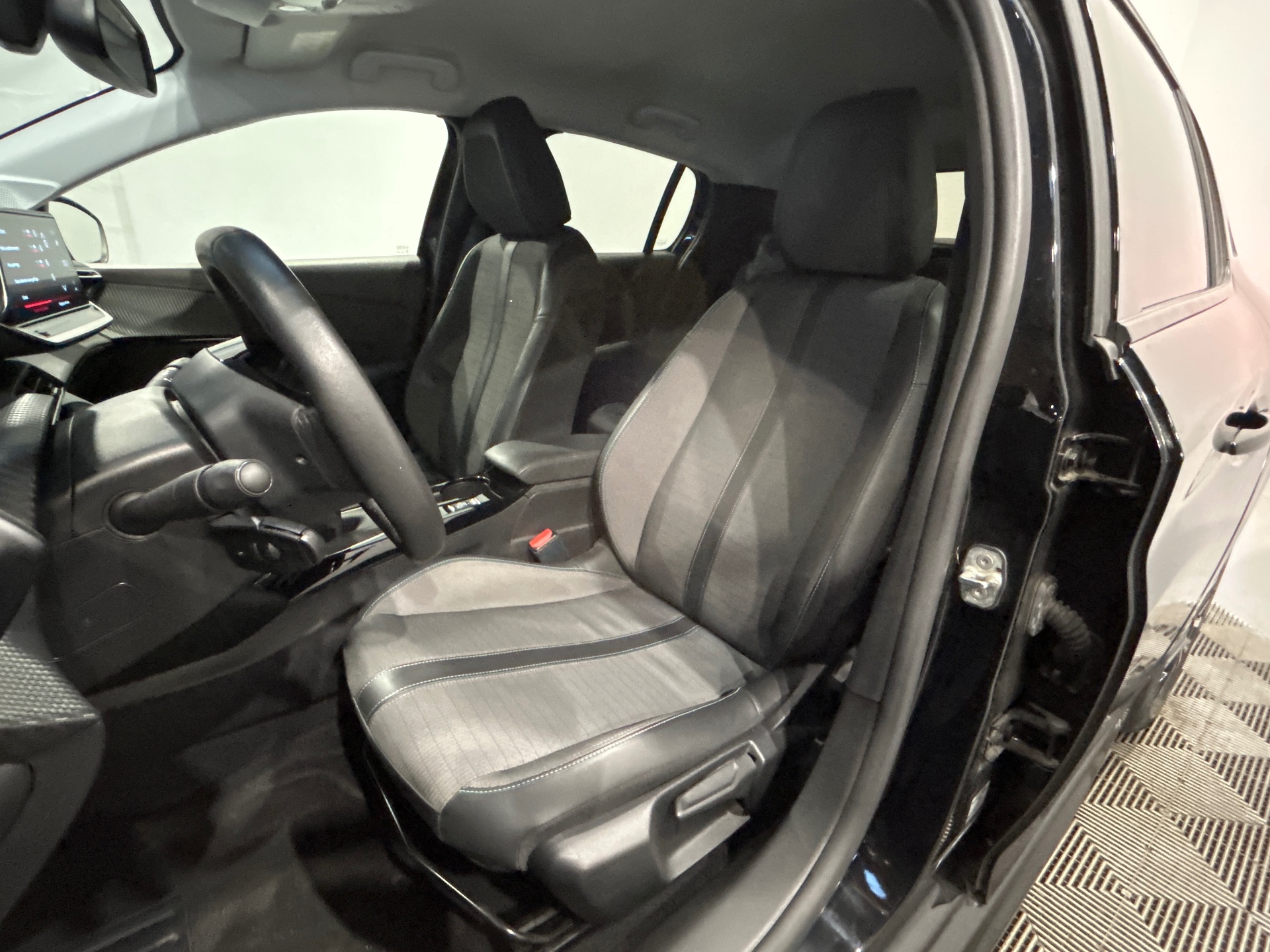 PEUGEOT 208 ALLURE PACK PURETECH 100 S&S BVM6