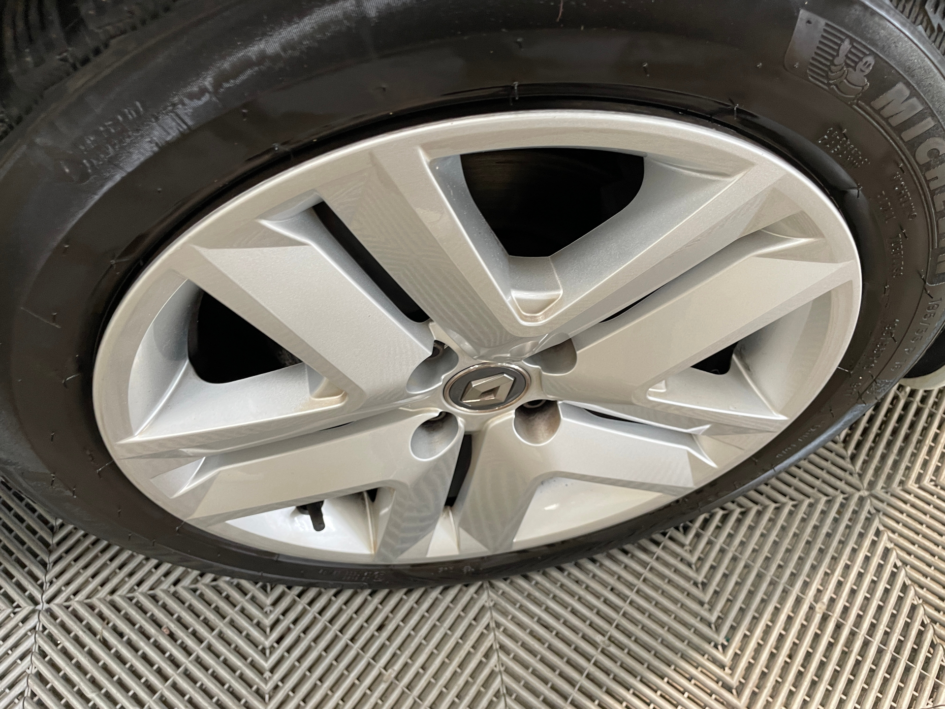 RENAULT CLIO V Blue dCi 85 Business — expertise