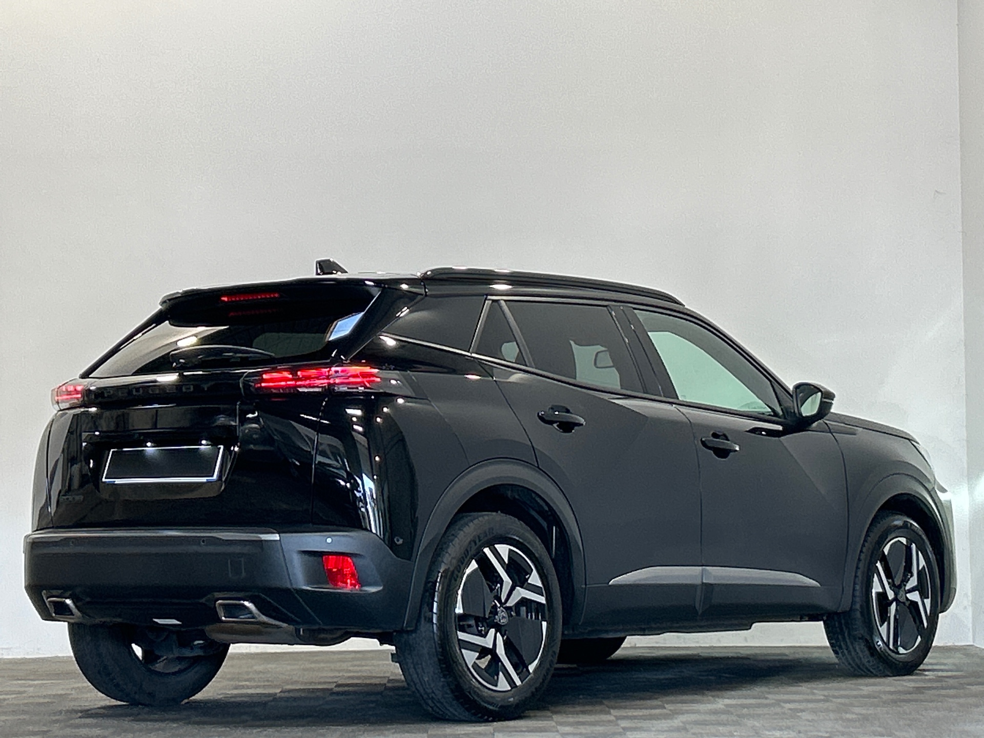 PEUGEOT 2008 PureTech 130 S&S EAT8 Allure