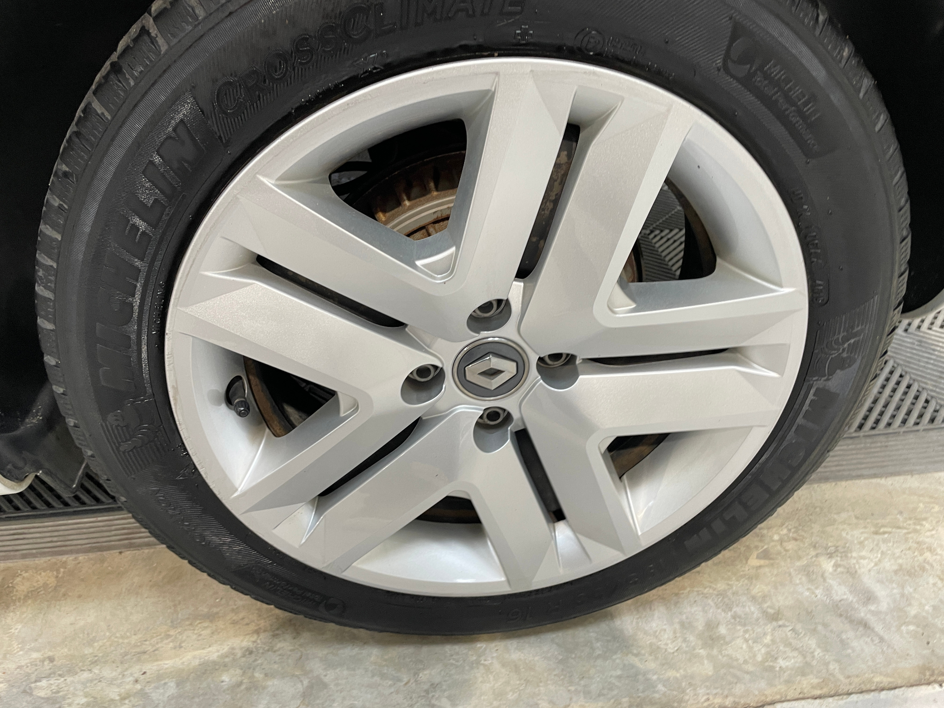 RENAULT CLIO V Blue dCi 85 Business — expertise