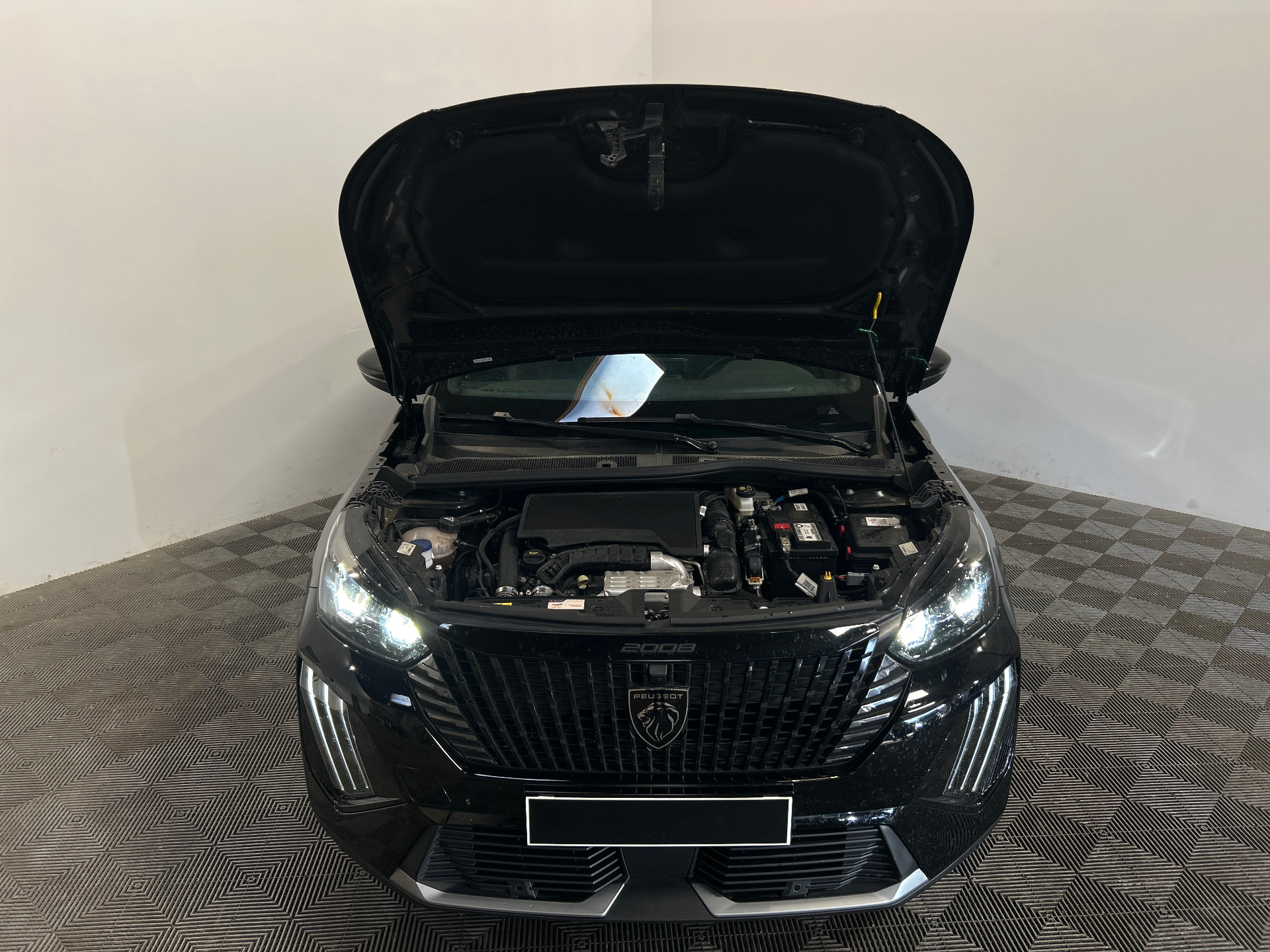 PEUGEOT 2008 PureTech 130 S&S EAT8 Allure — expertise