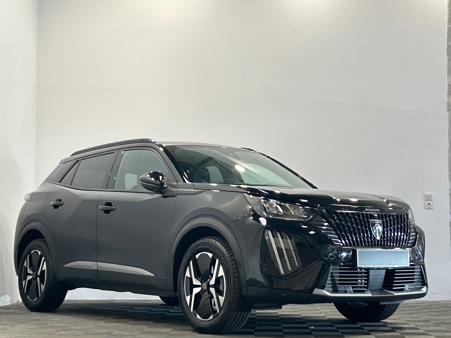 PEUGEOT 2008 PureTech 130 S&S EAT8 Allure