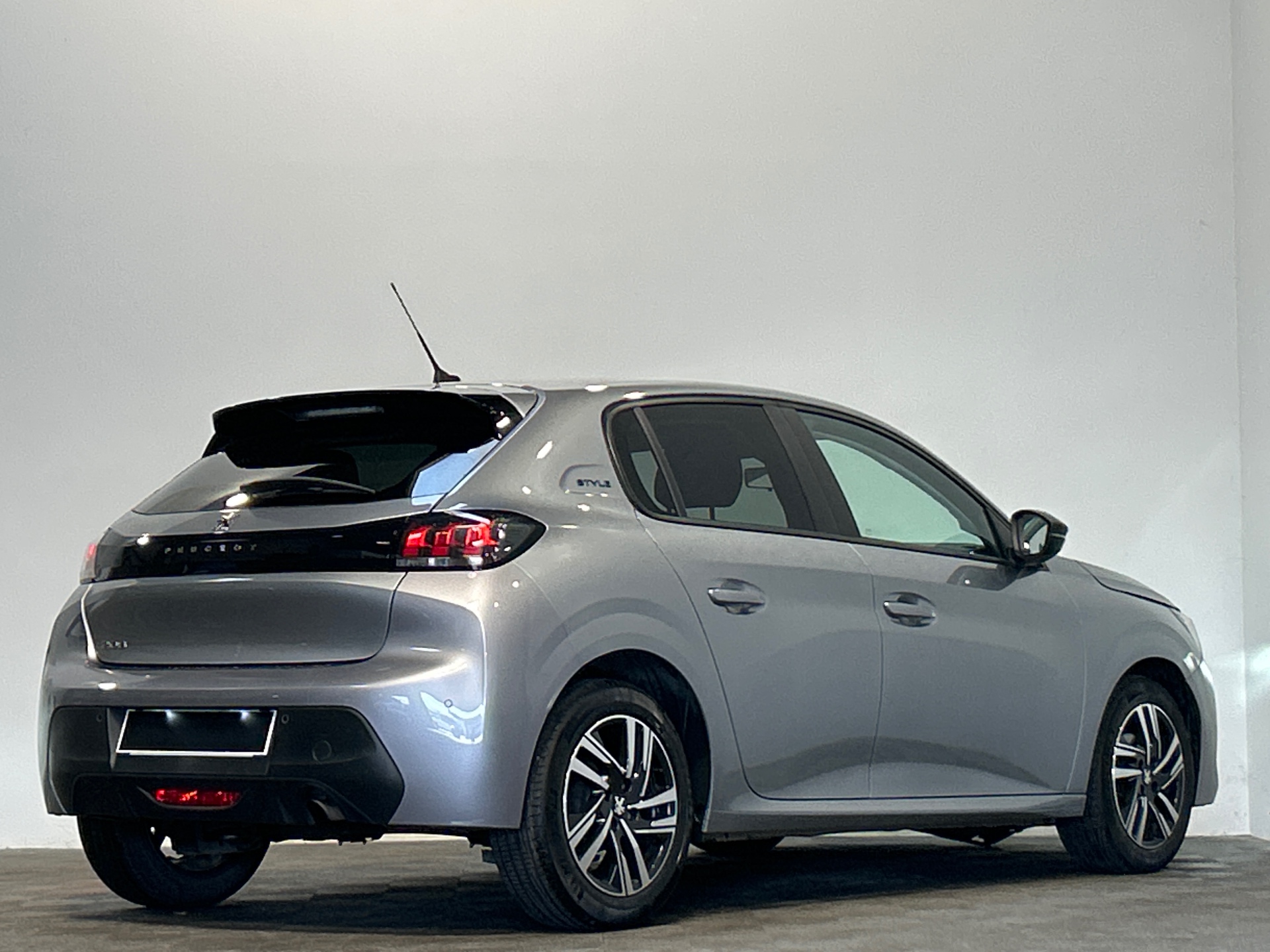 PEUGEOT 208 STYLE PURETECH 75 S&S BVM5