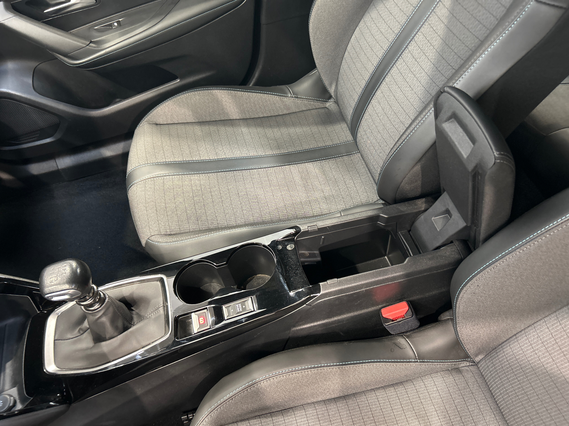 PEUGEOT 2008 ALLURE PT 130 S&S BVM6