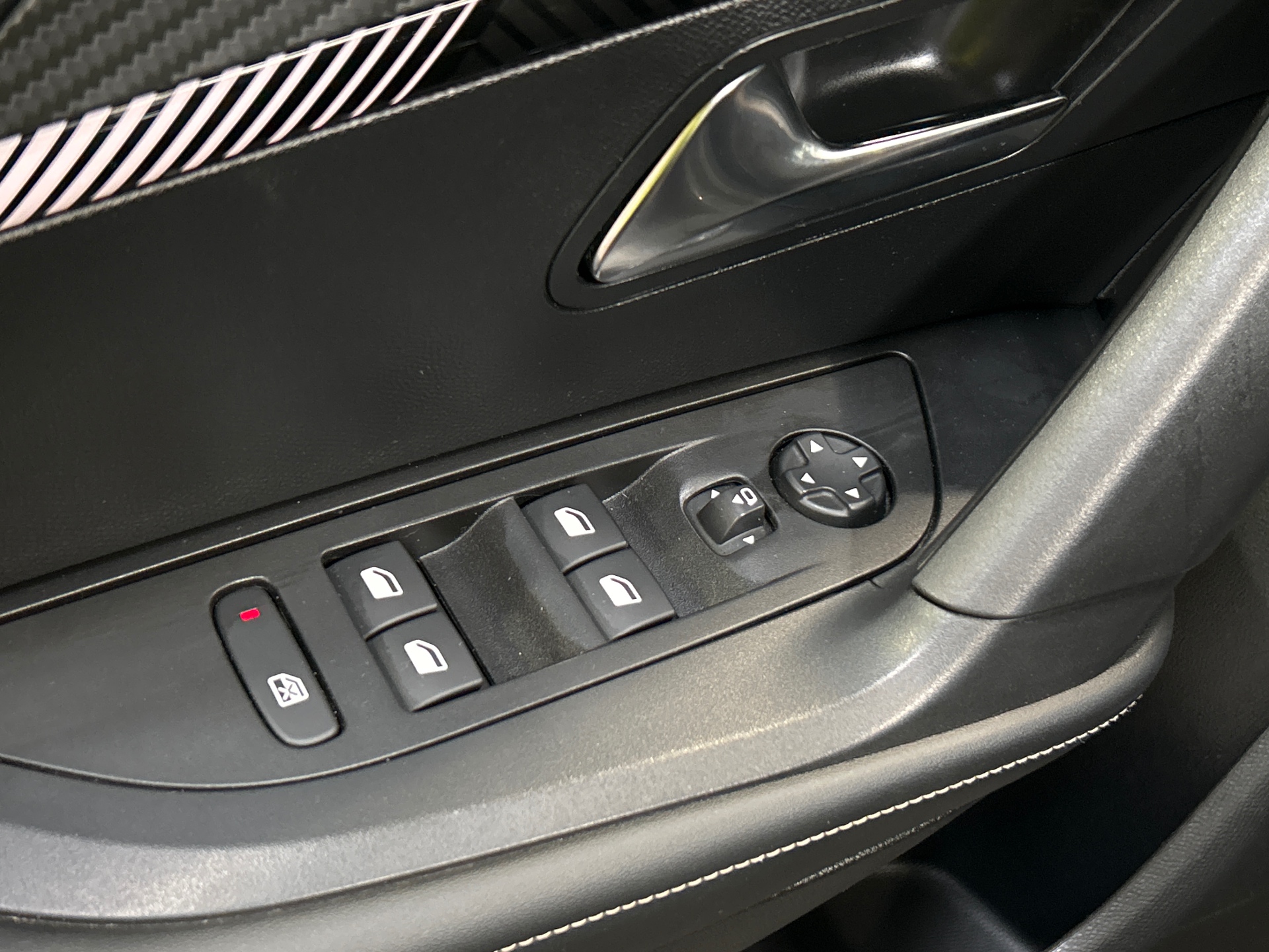 PEUGEOT 2008 PureTech 130 S&S EAT8 Allure