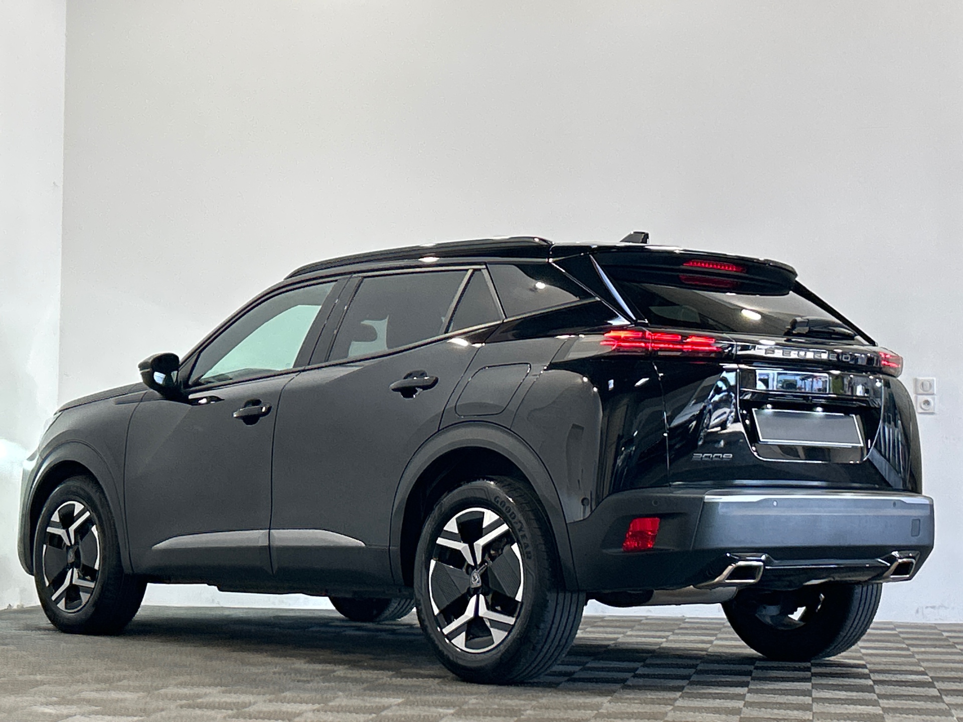 PEUGEOT 2008 PureTech 130 S&S EAT8 Allure