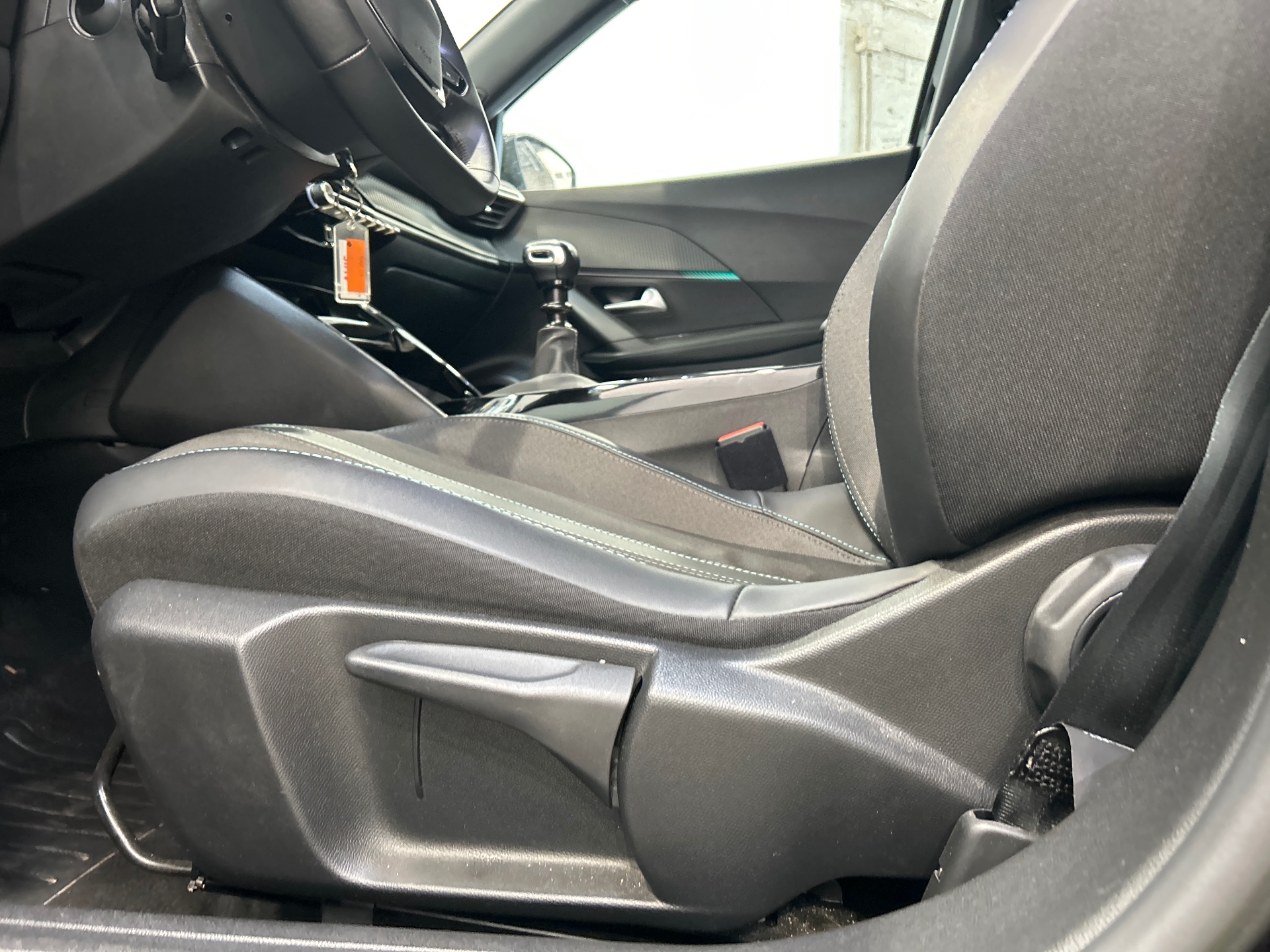 PEUGEOT 2008 ALLURE PT 130 S&S BVM6