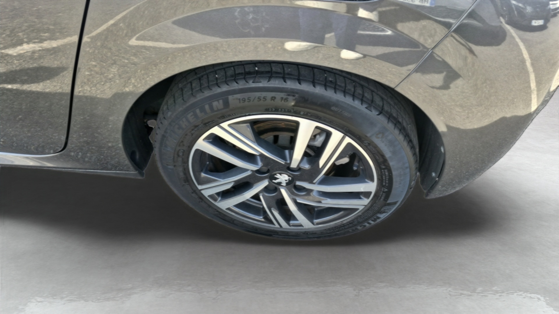 PEUGEOT 208 ALLURE 100 BVM