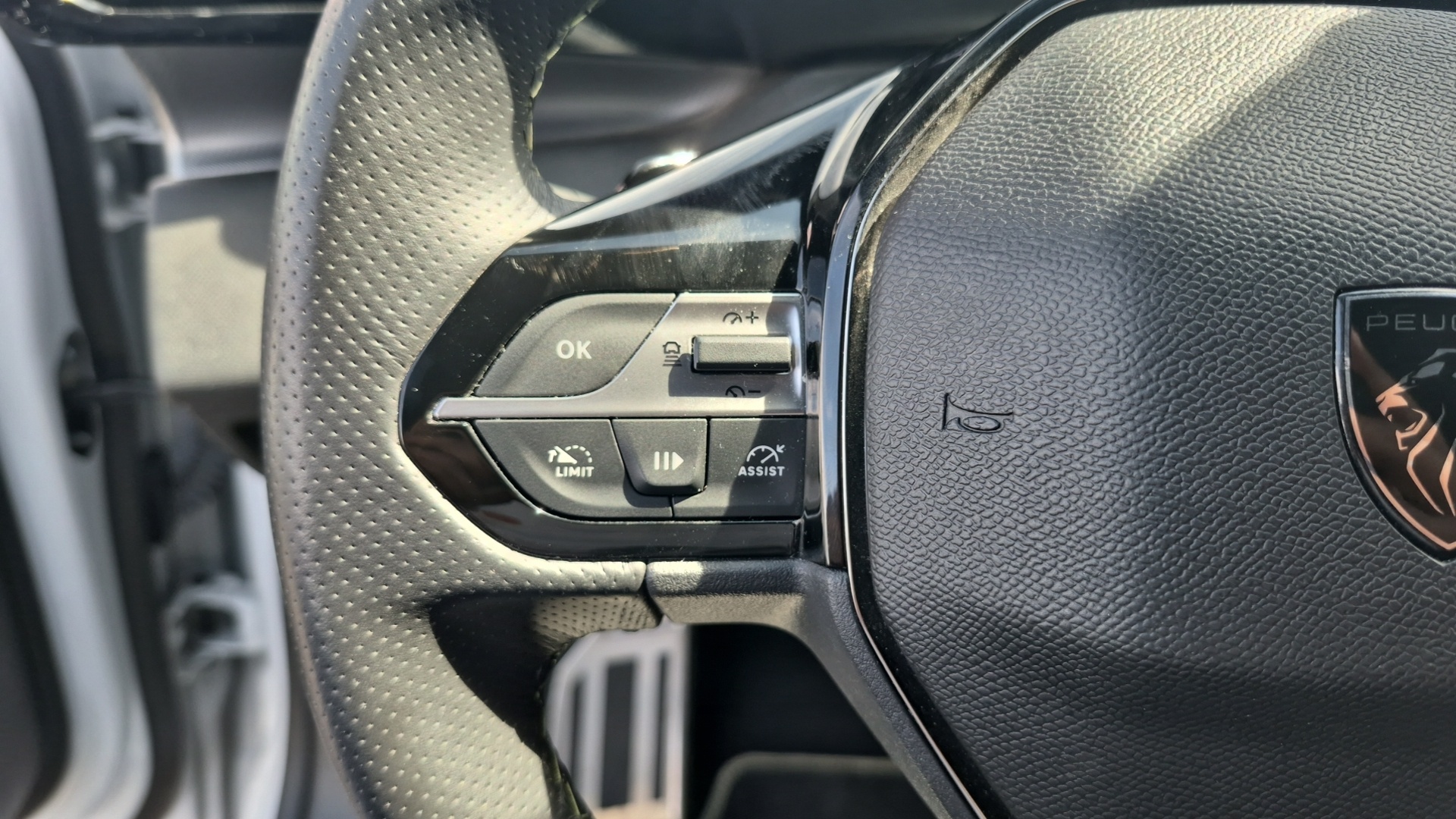 PEUGEOT 408 GT PURETECH 130 S&S EAT8