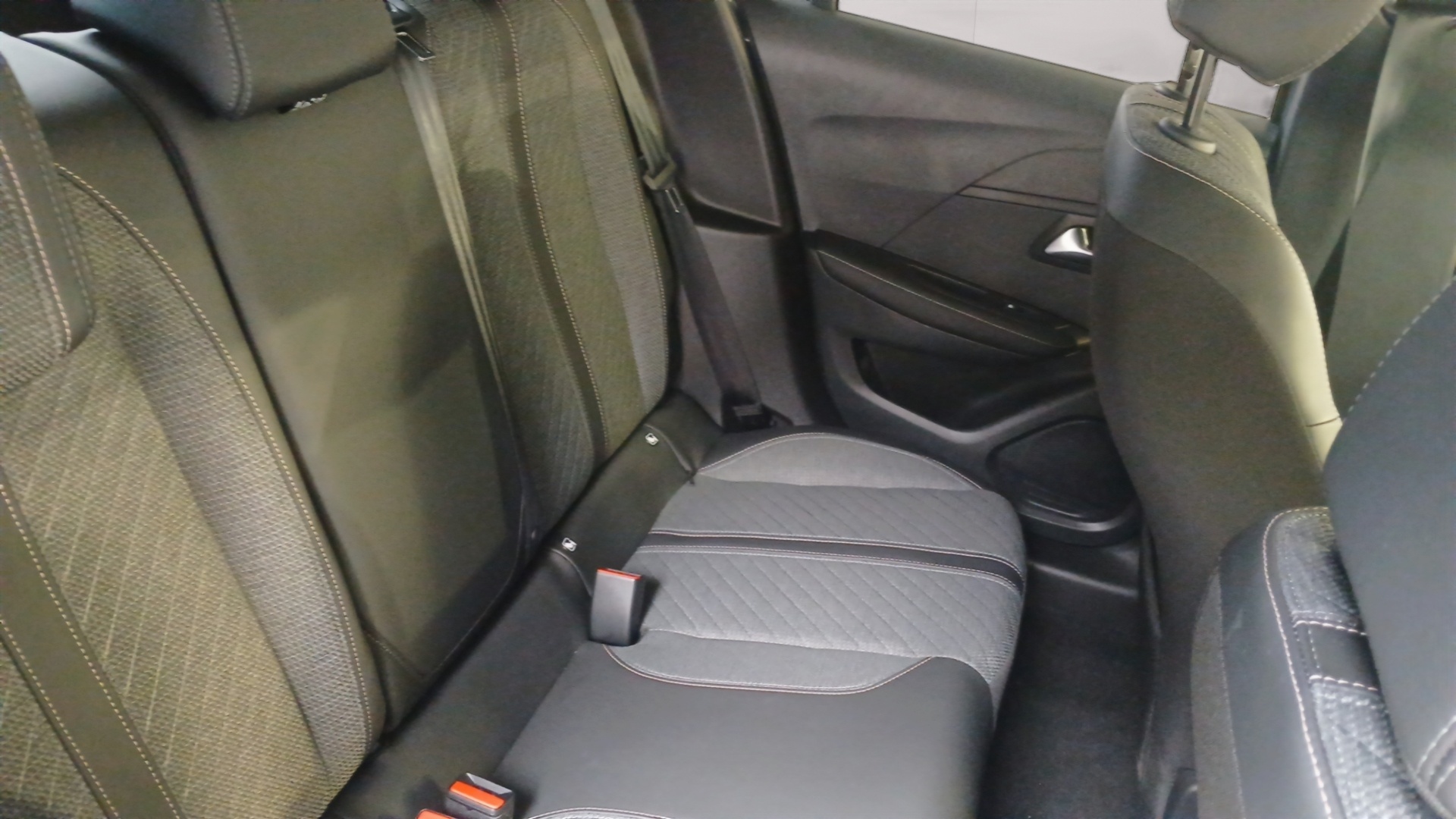 PEUGEOT 208 Allure 100 ch BVM6