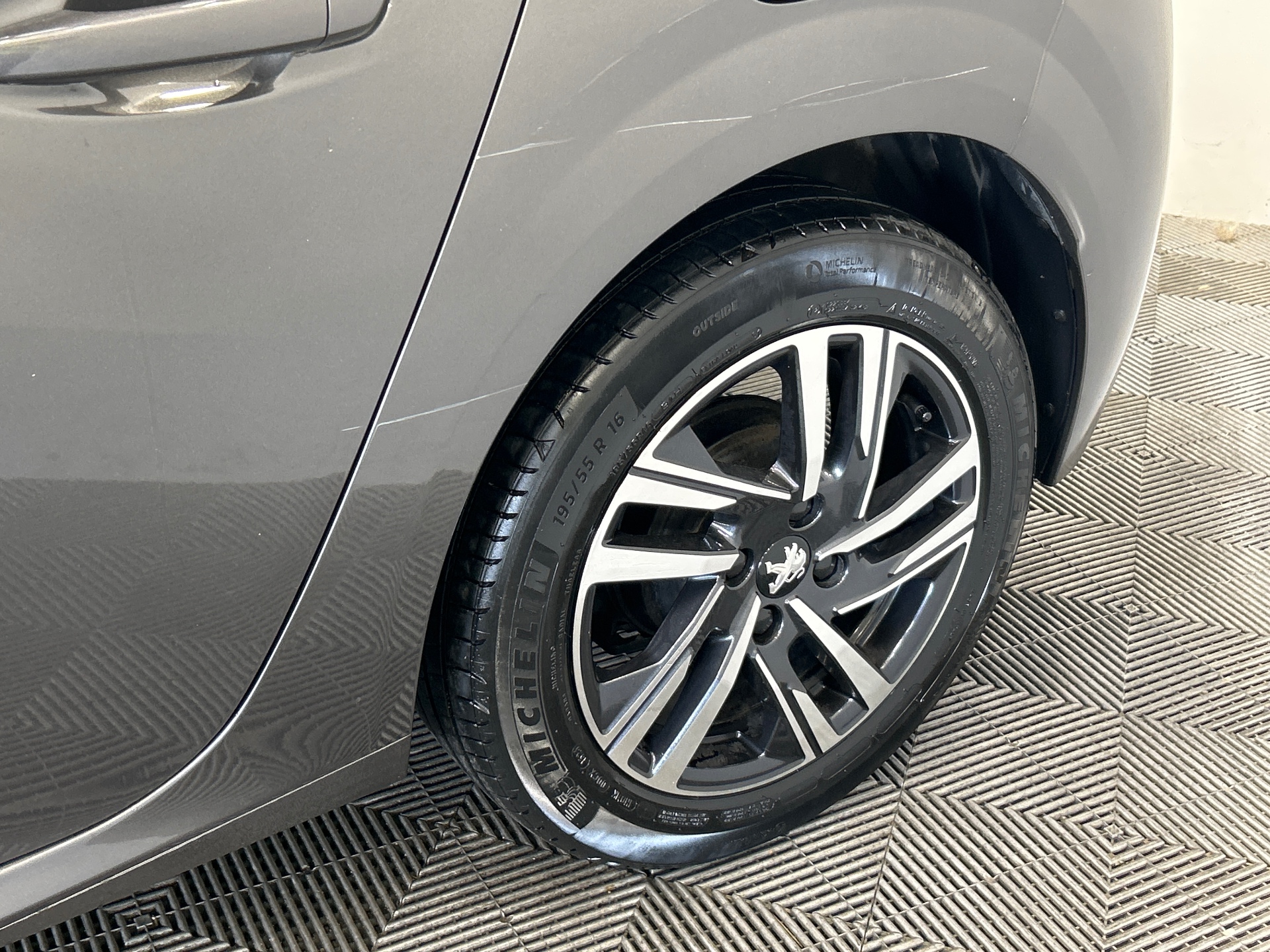 PEUGEOT 208 STYLE PURETECH 75 S&S BVM5 — expertise